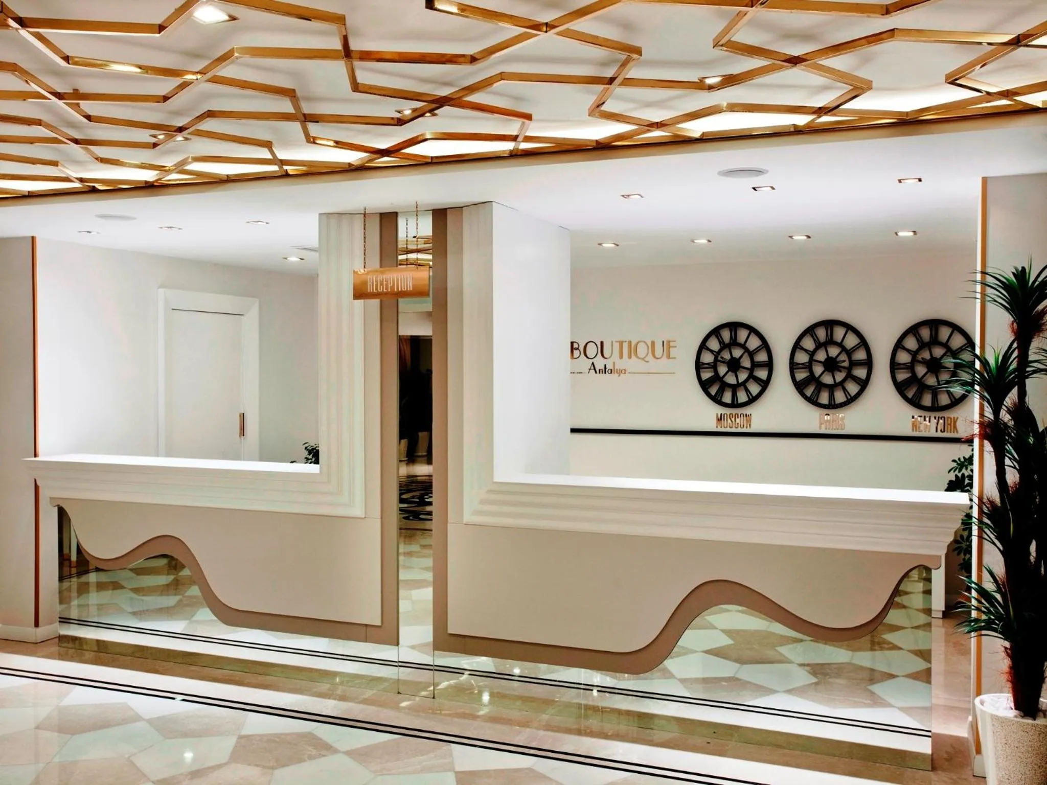 Lobby or reception in La Boutique Hotel & Suites - Adults Only