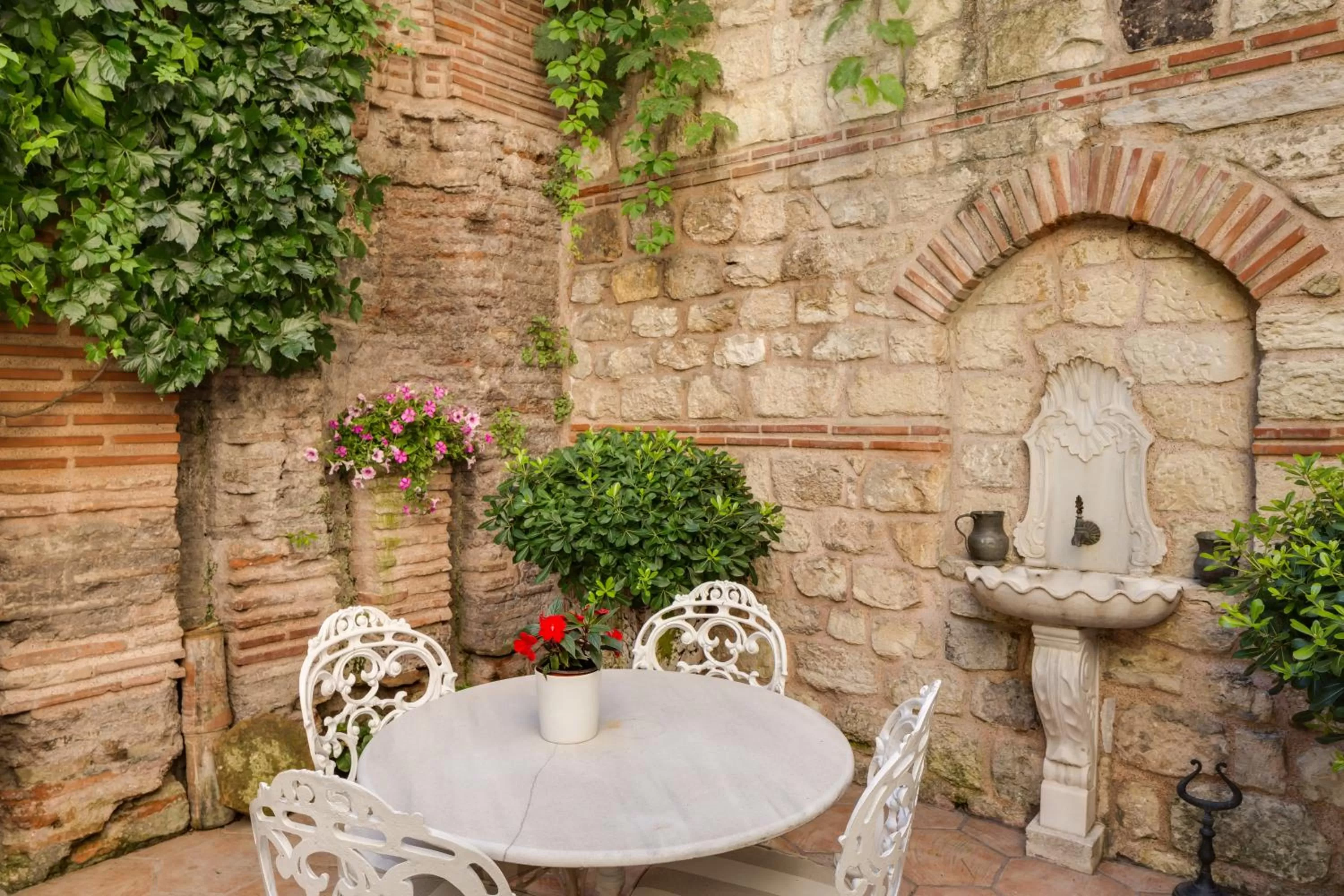 Balcony/Terrace in Hotel Sari Konak