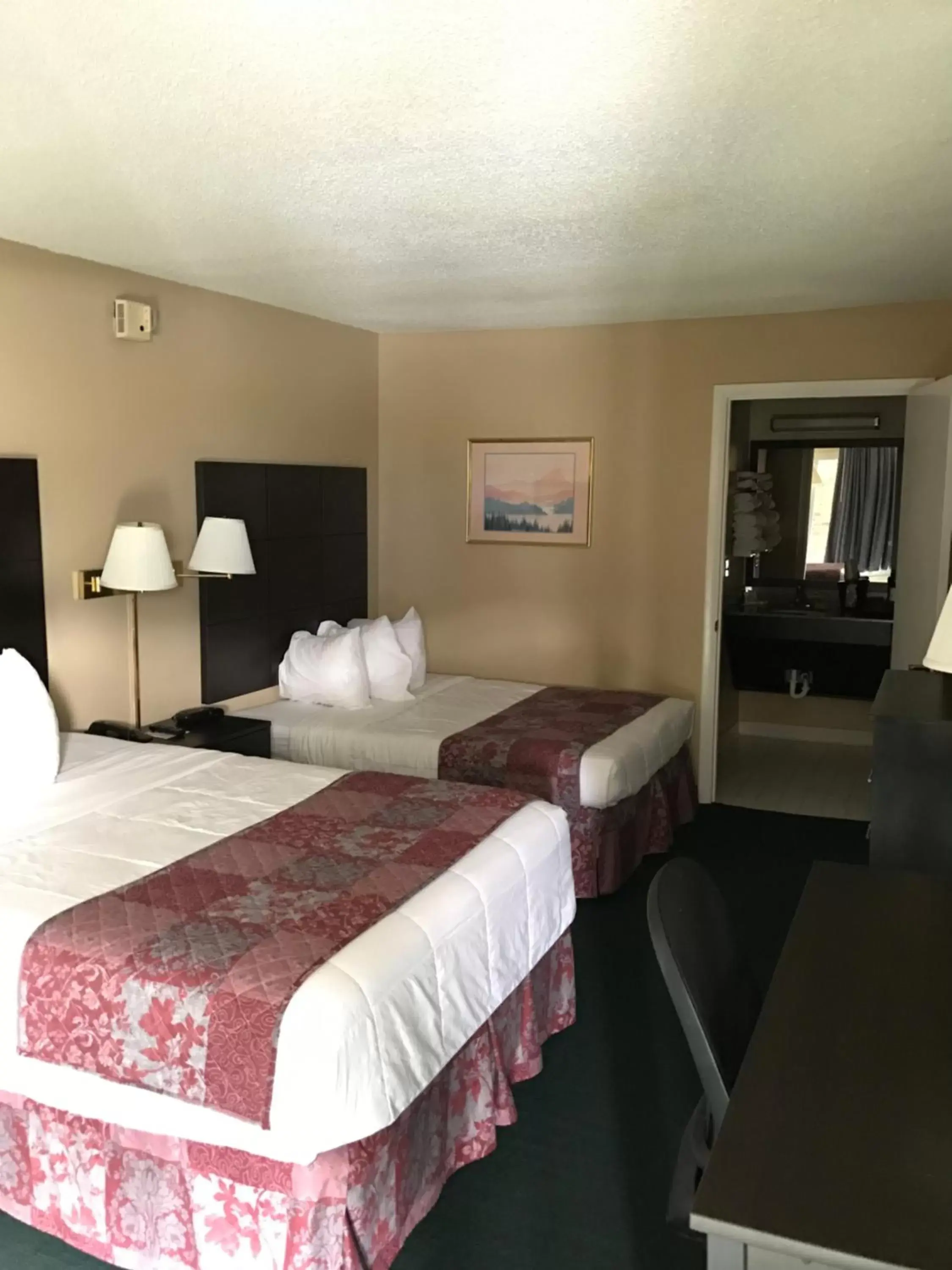 Double Room - Disability Access/Non-Smoking in Days Inn by Wyndham Jellico - Tennessee State Line