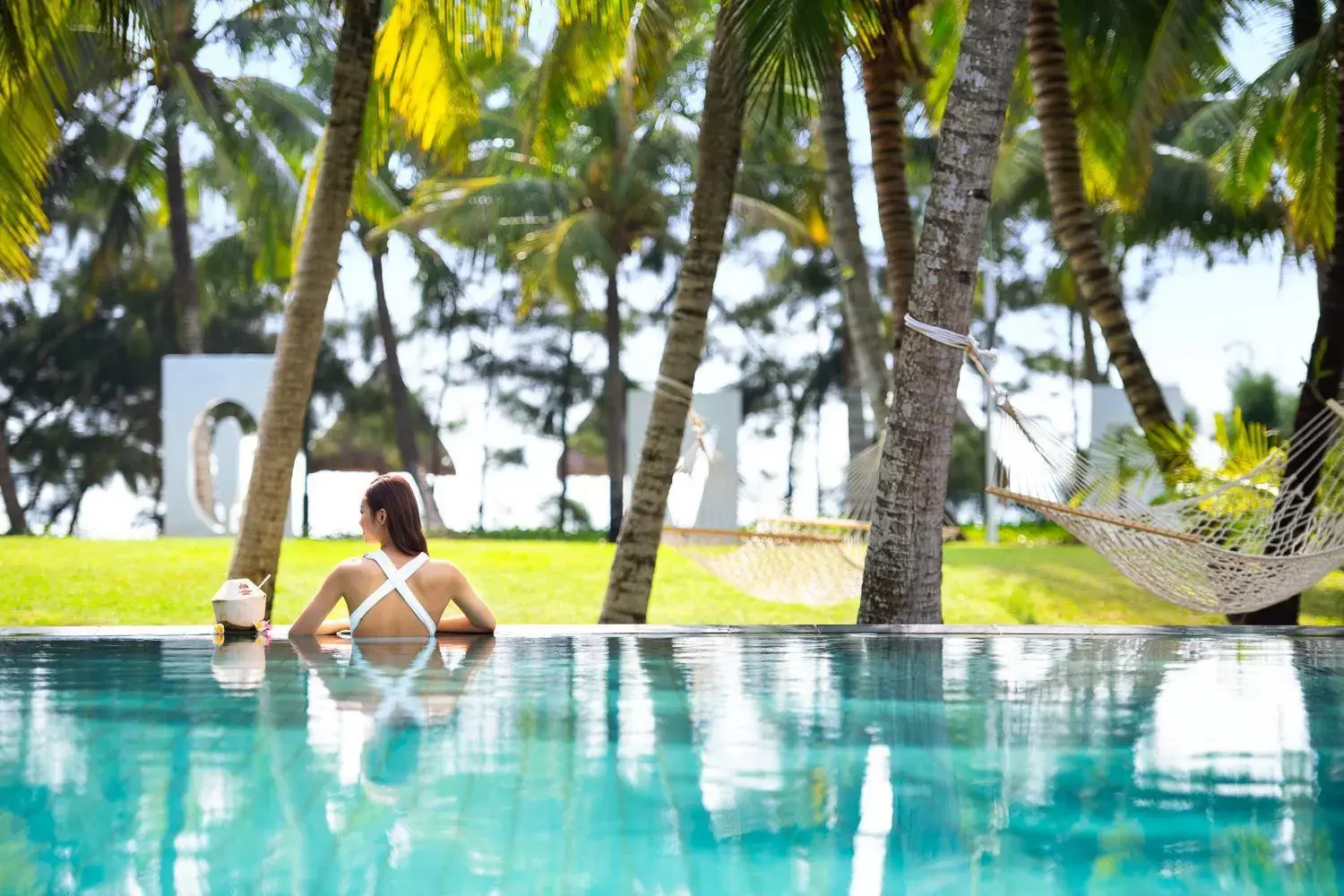 Swimming Pool in Raffles Hainan Clear Water Bay