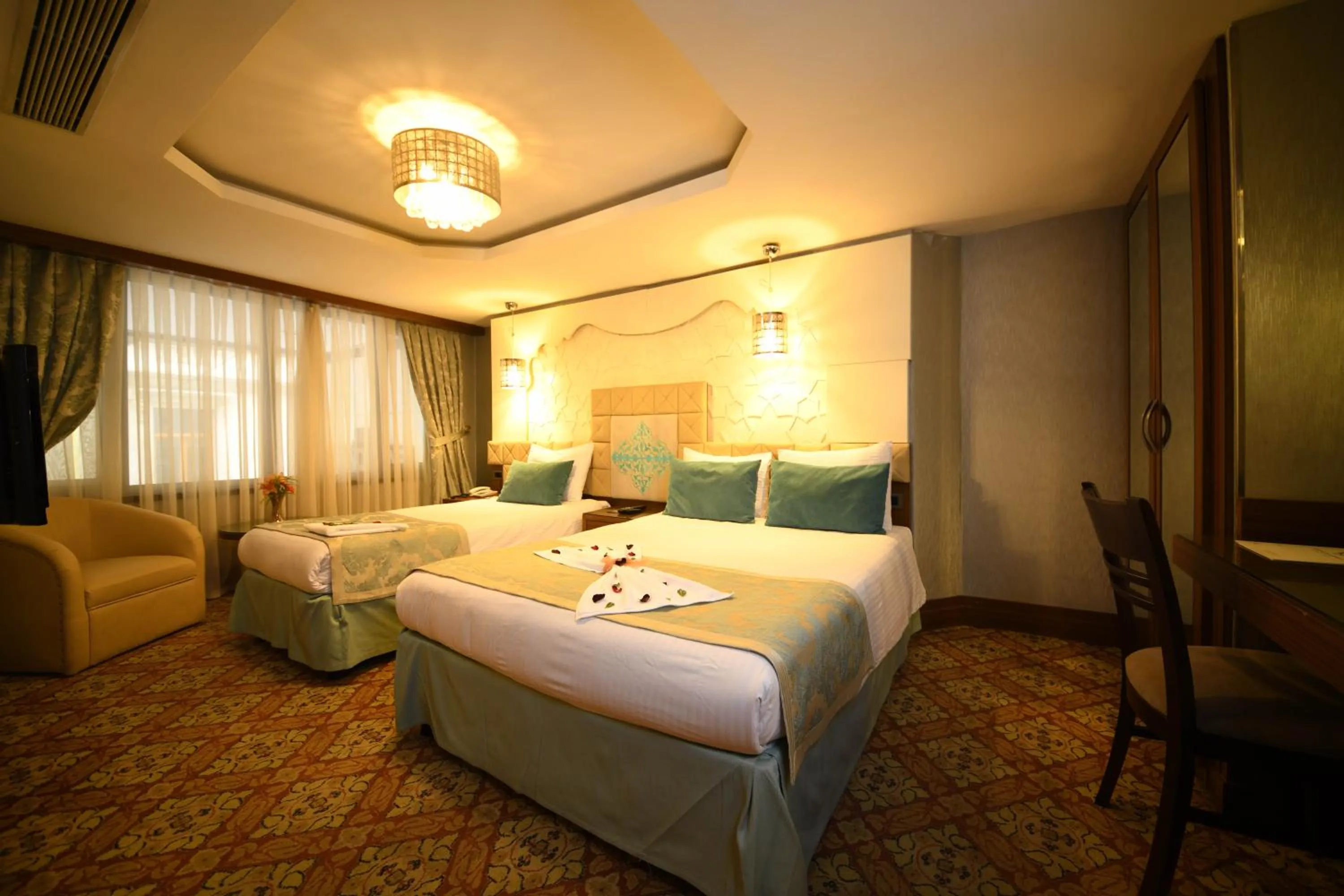 Bedroom, Bed in Grand Star Hotel Bosphorus & Spa