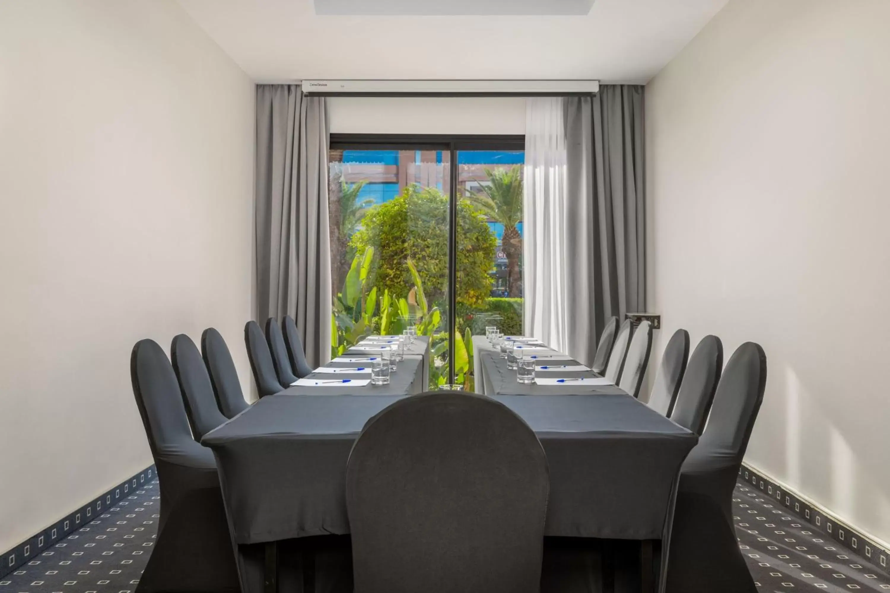 Meeting/conference room, Dining Area in Le Meridien N'fis