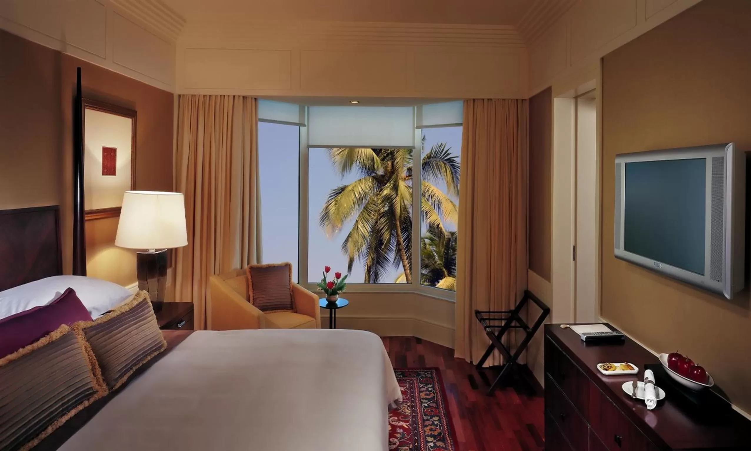 Photo of the whole room, Bed in The Leela Mumbai