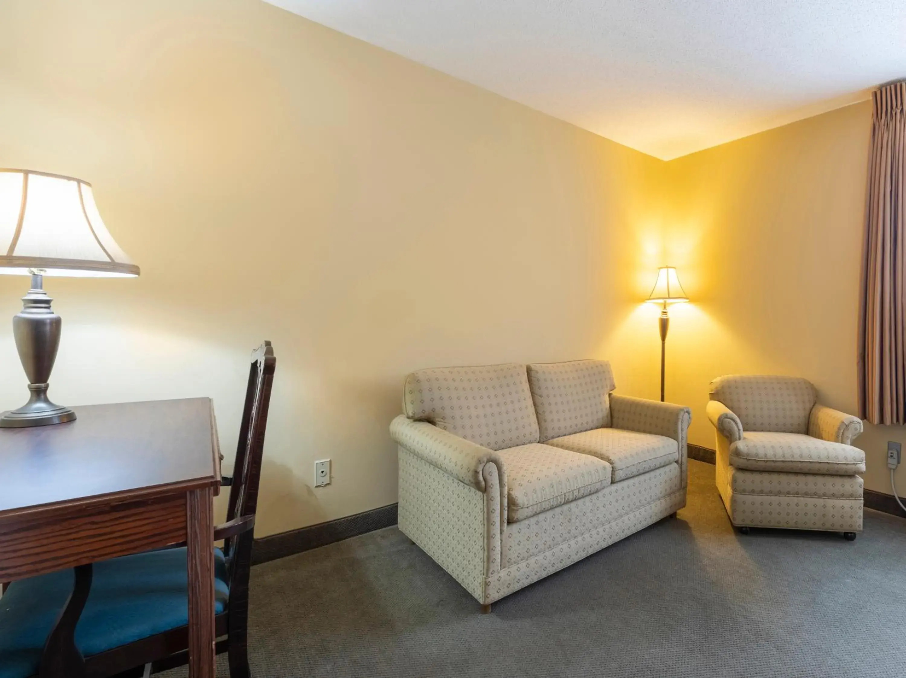 Seating Area in Mansion View Inn & Suites