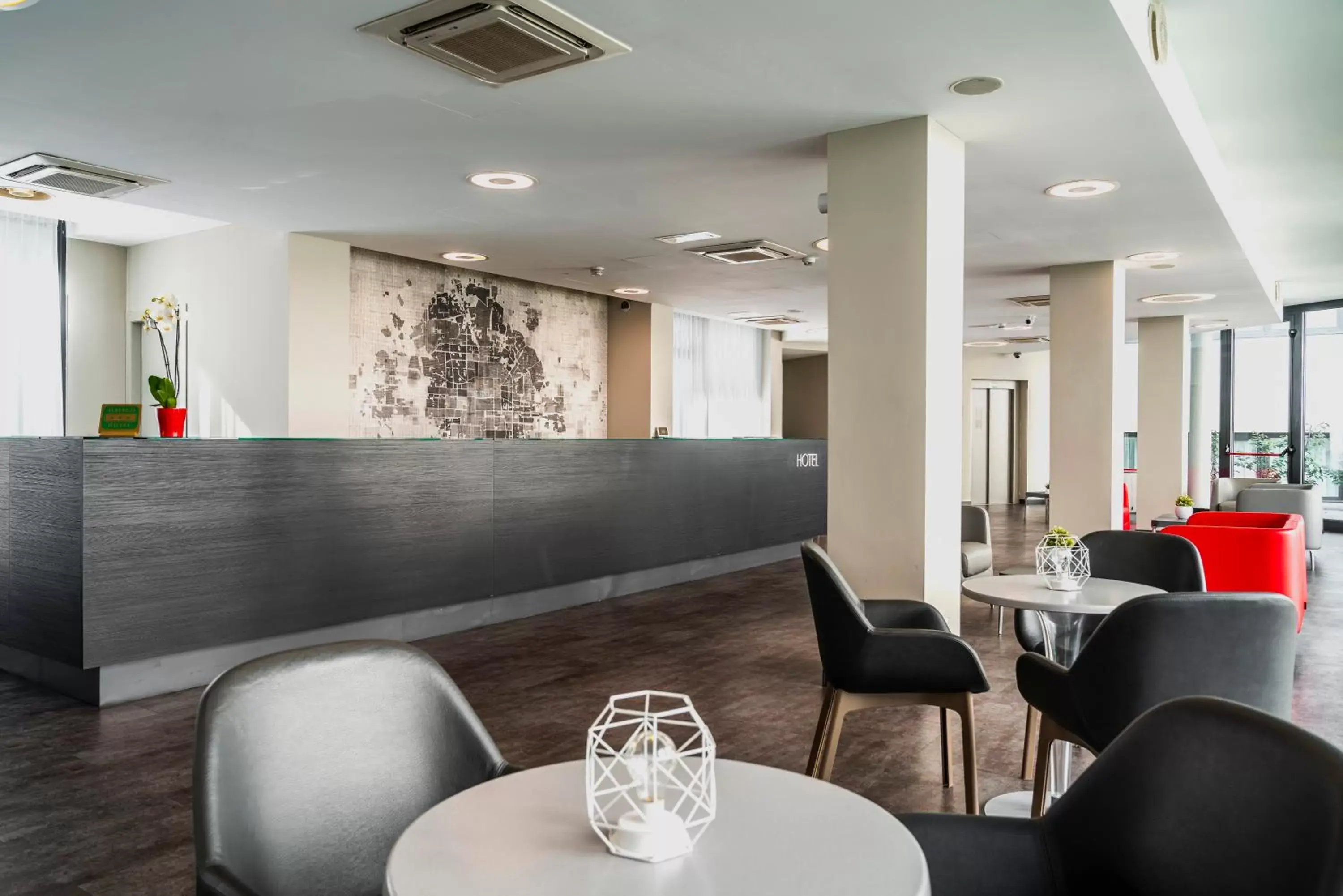 Lobby or reception, Restaurant/Places to Eat in Fasthotel Linate