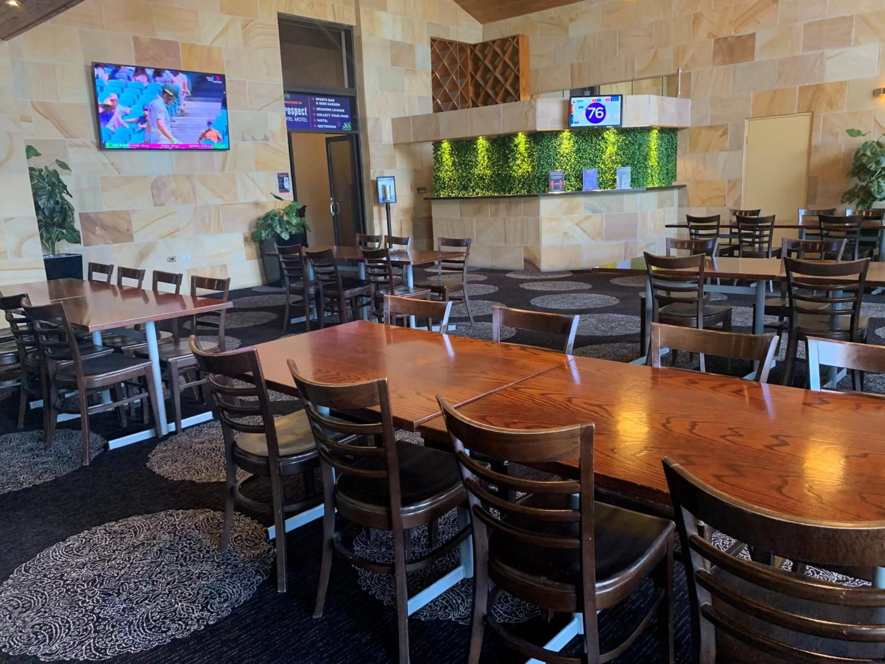 Restaurant/Places to Eat in Prospect Hotel Motel