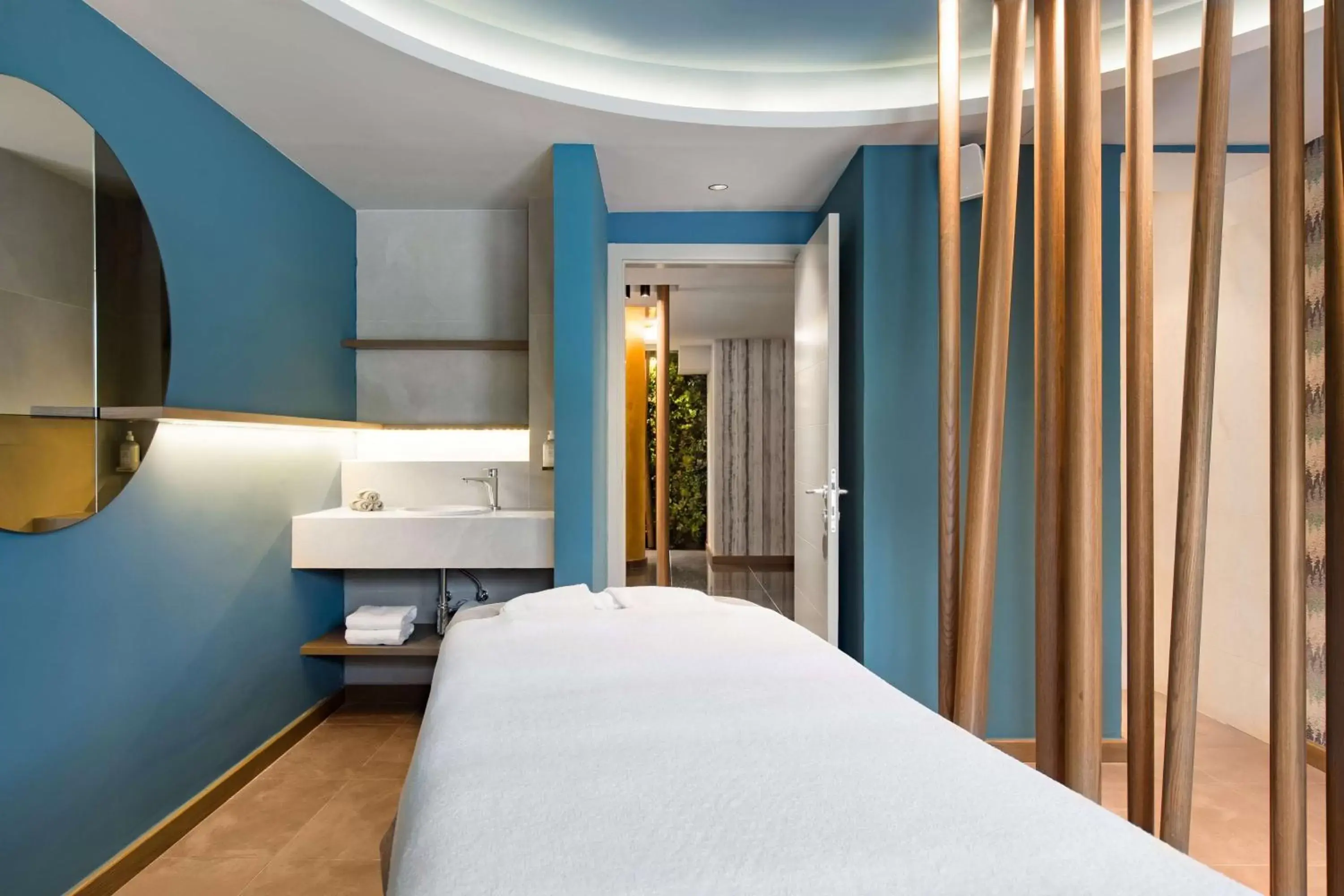 Spa and wellness centre/facilities, Bed in Grand Hotel Savoia Cortina d'Ampezzo, A Radisson Collection Hotel