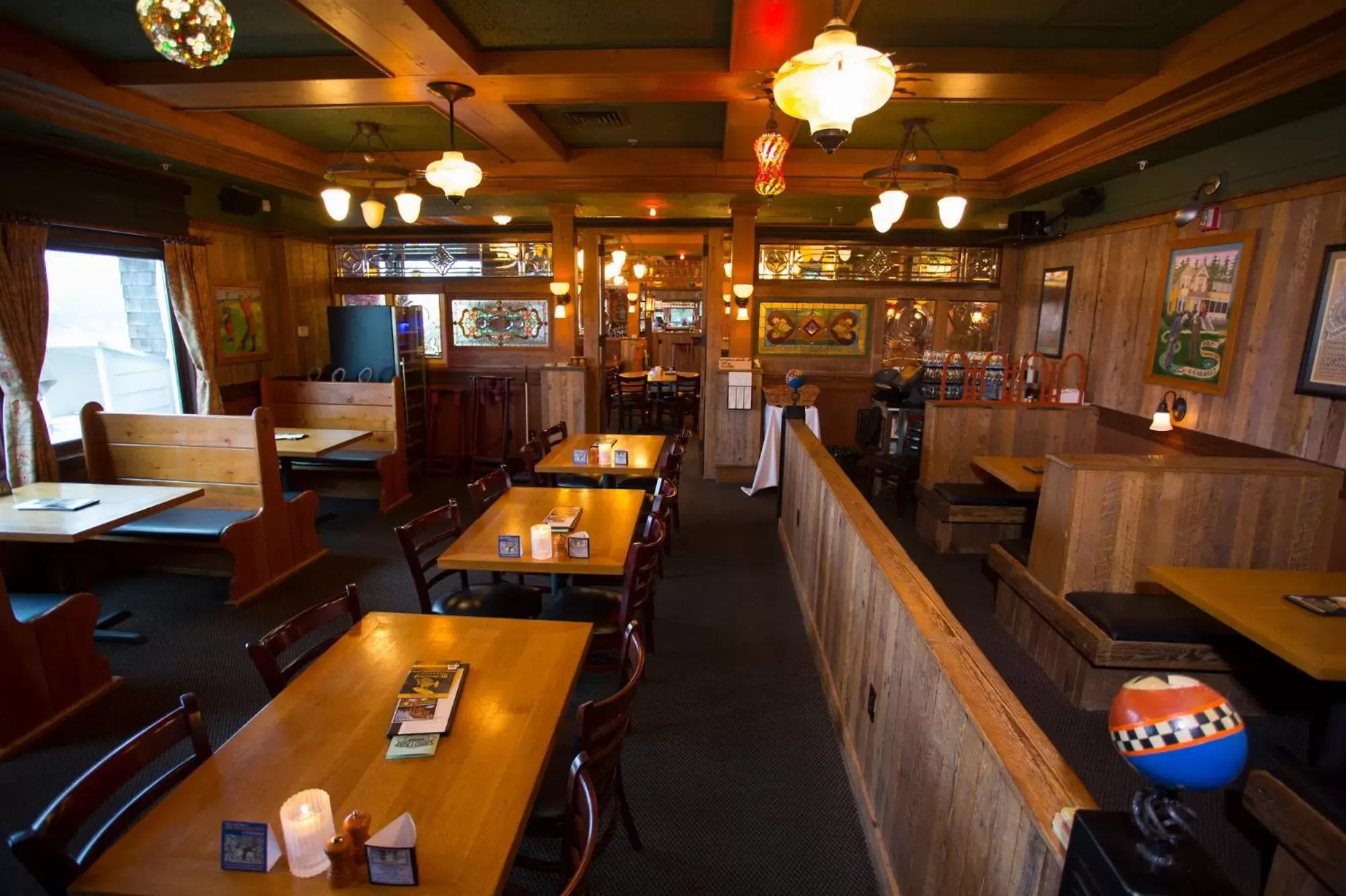 Restaurant/Places to Eat in McMenamins Gearhart Hotel