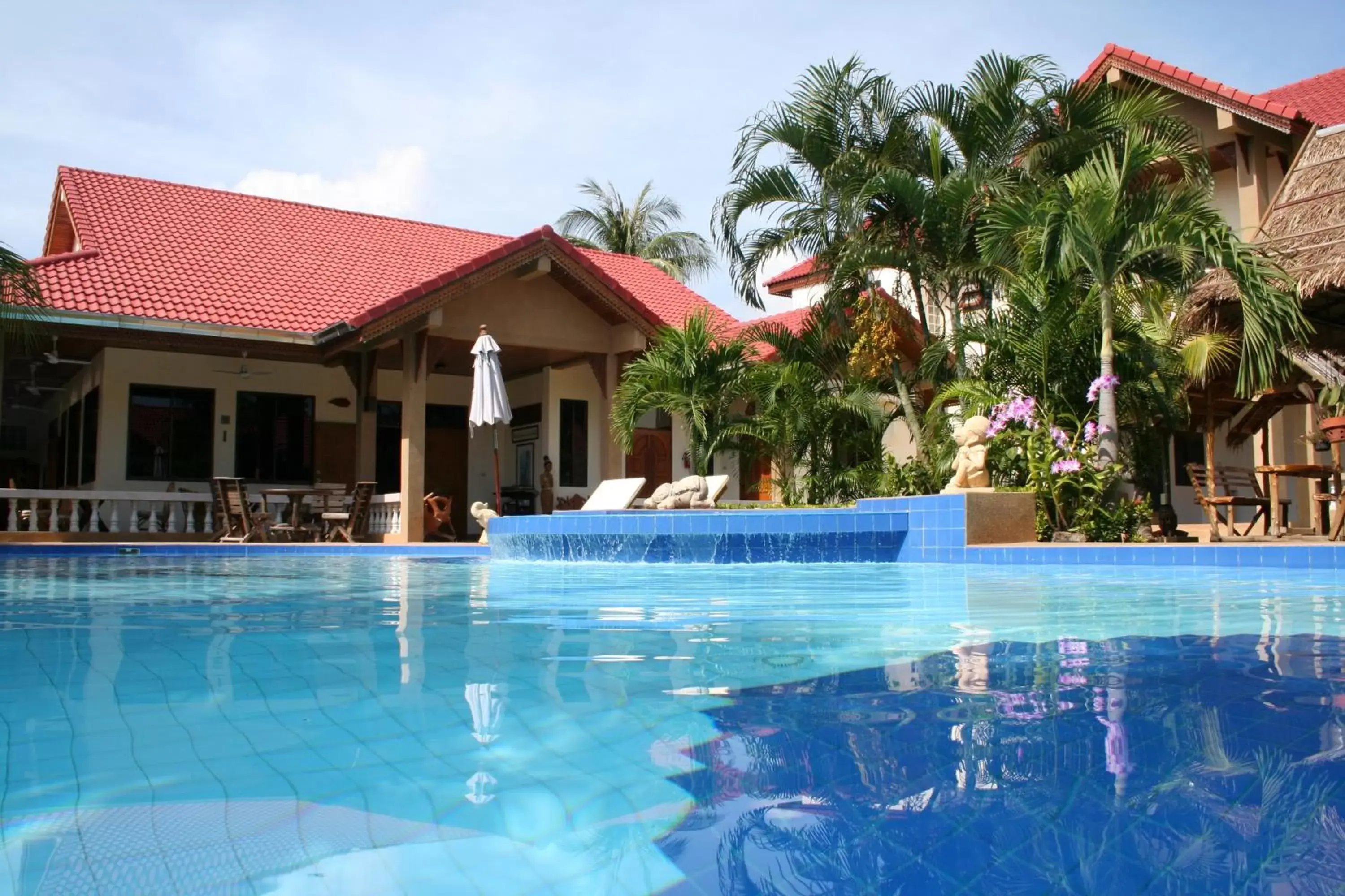 Day, Swimming Pool in Long Beach Inn