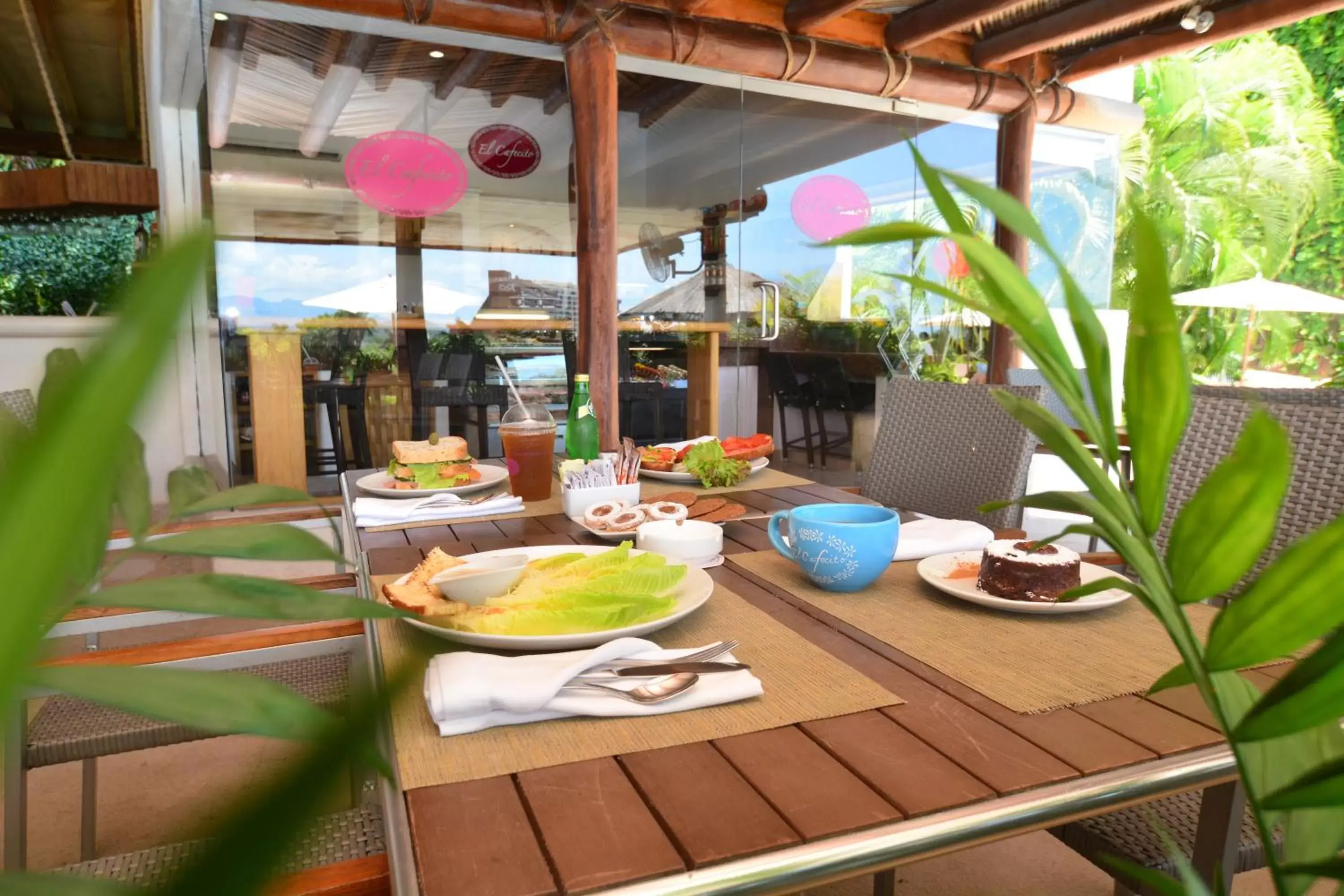 Restaurant/Places to Eat in Pacifica Resort Ixtapa