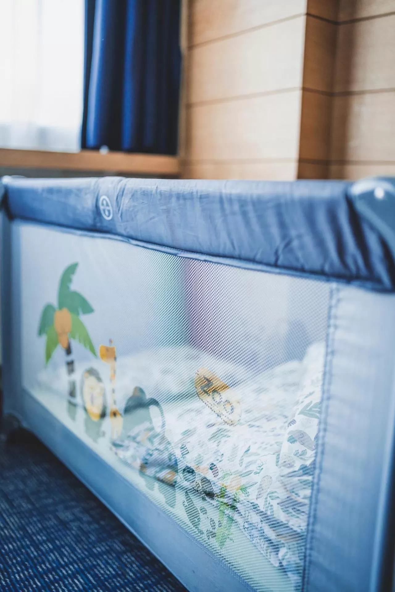 cot, Bed in Mont-des-Pins