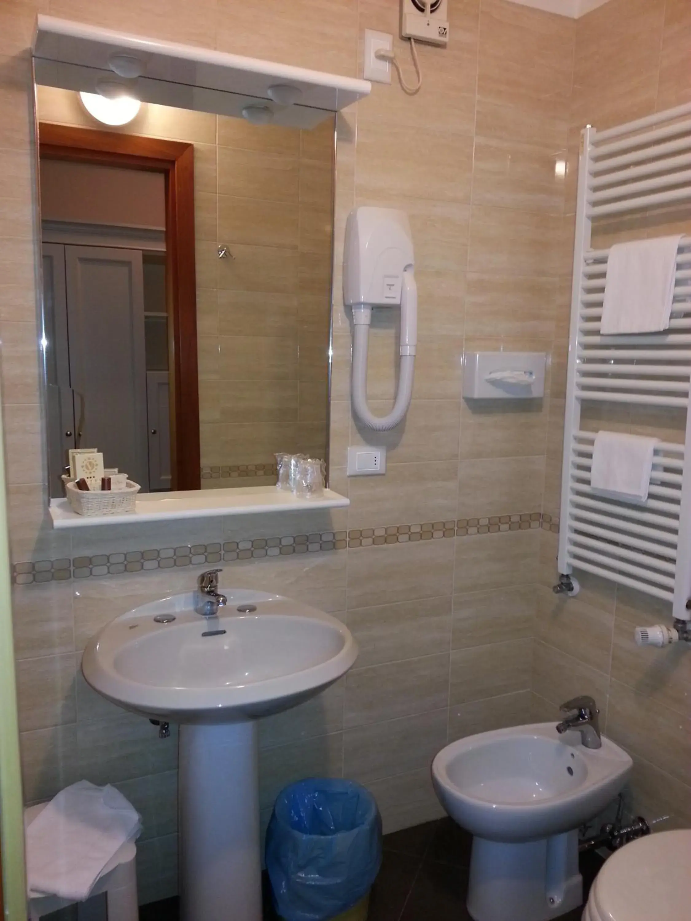 Bathroom in Hotel Vivit ***S
