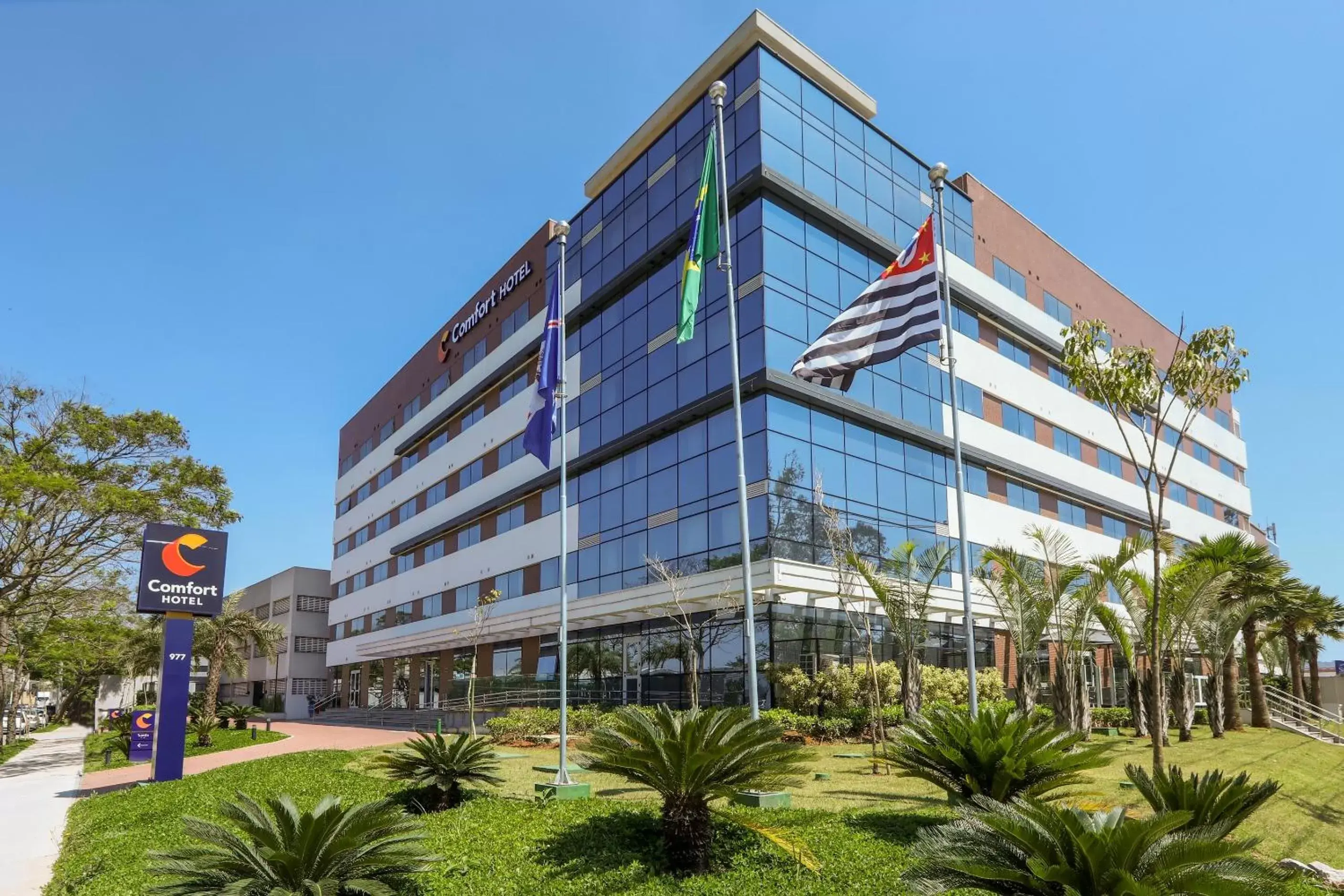 Property building in Comfort Hotel Guarulhos Aeroporto Property building in Comfort Hotel Guarulhos Aeroporto
