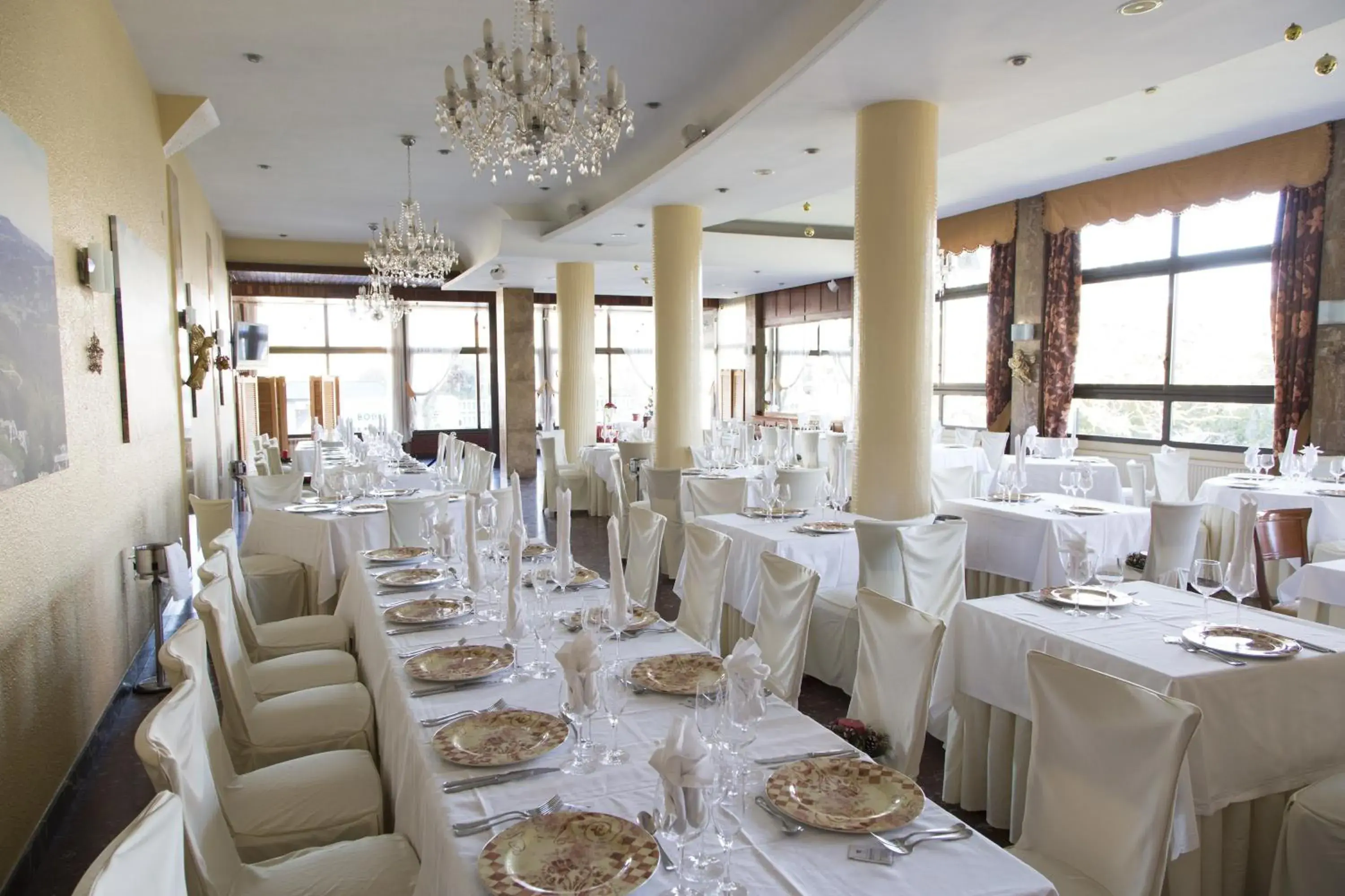 Day, Restaurant/Places to Eat in Hotel Cosmopol