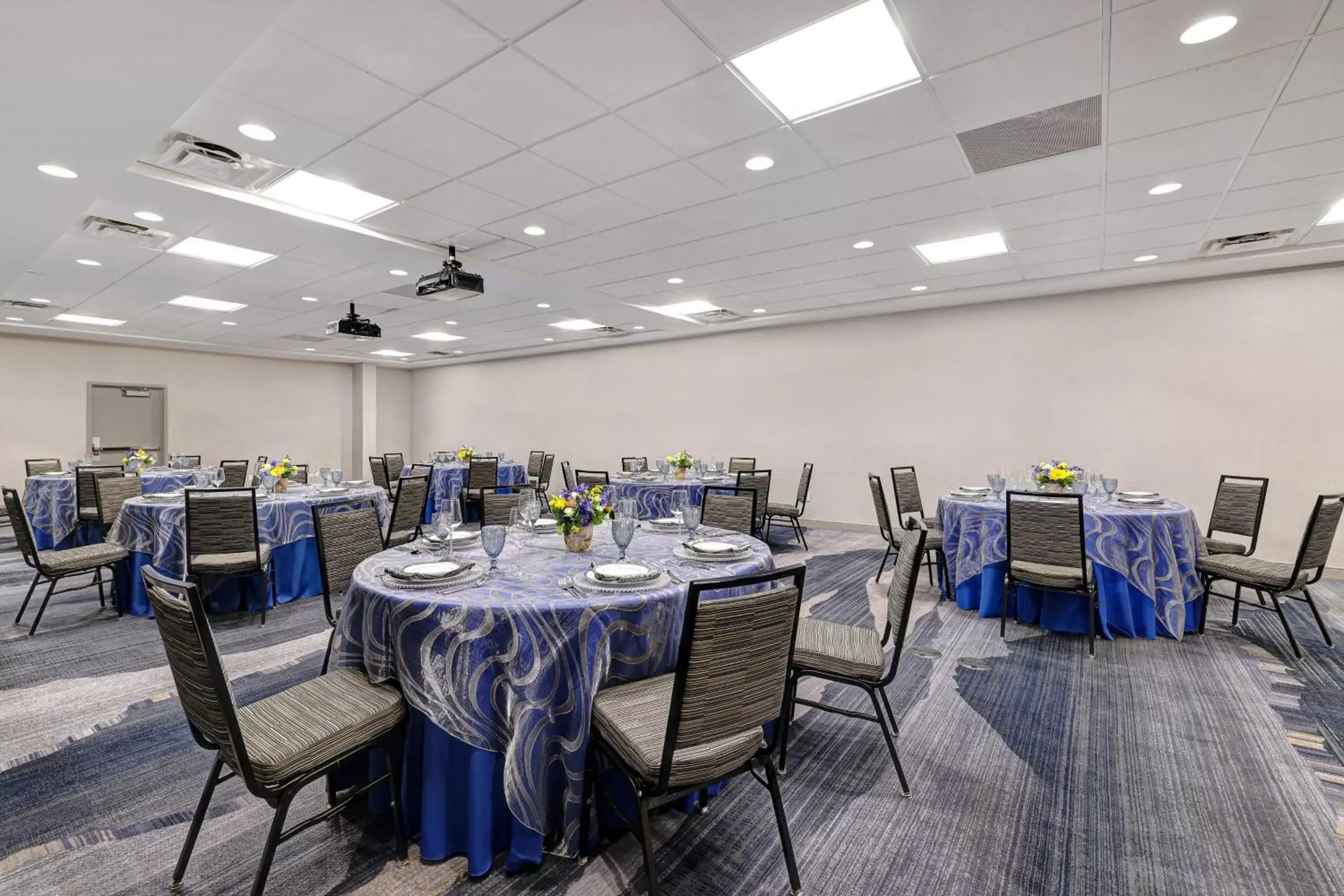 Meeting/conference room, Restaurant/Places to Eat in Boulder Marriott