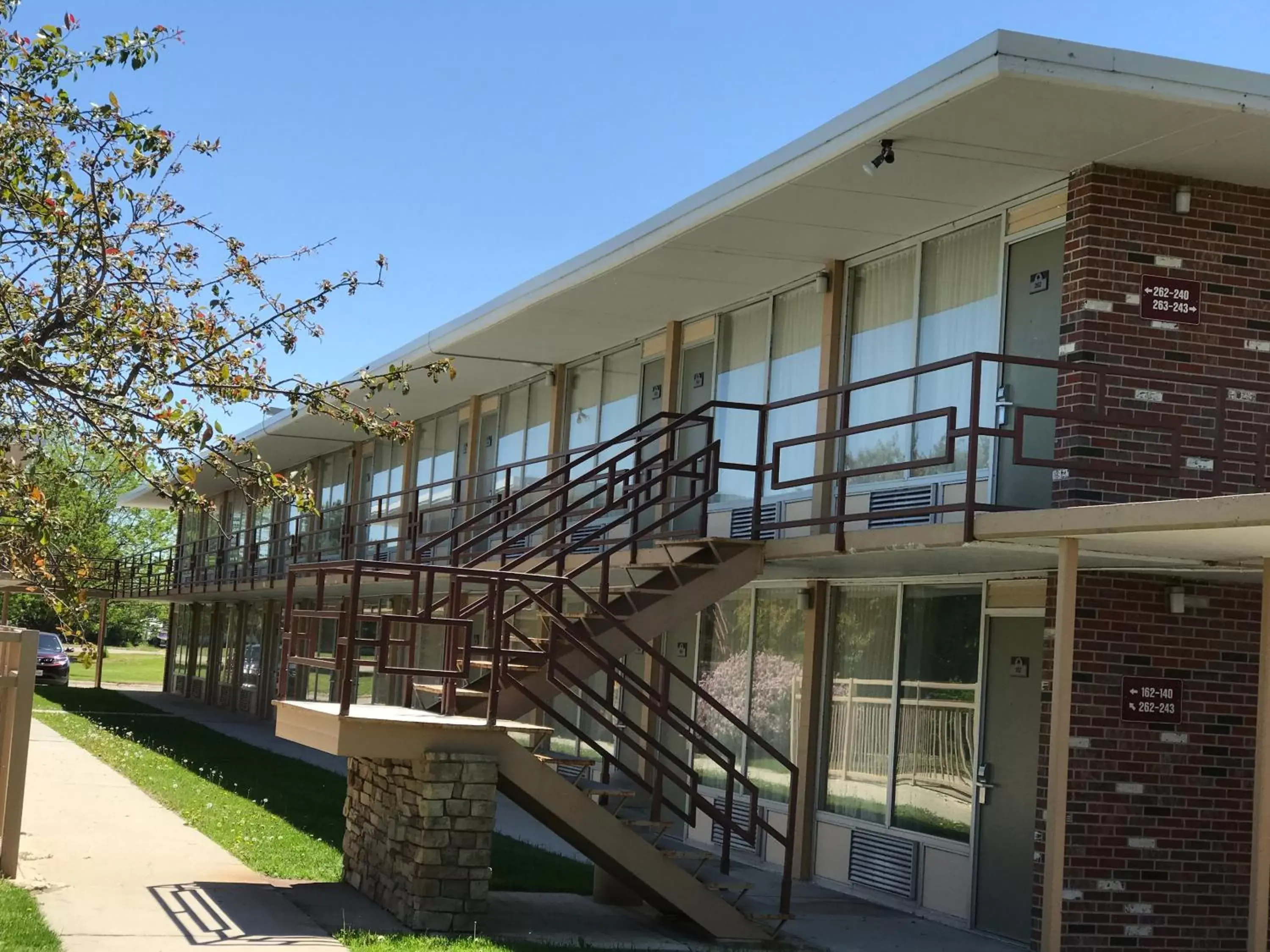 Pool view, Property Building in Norfolk Country Inn and Suites