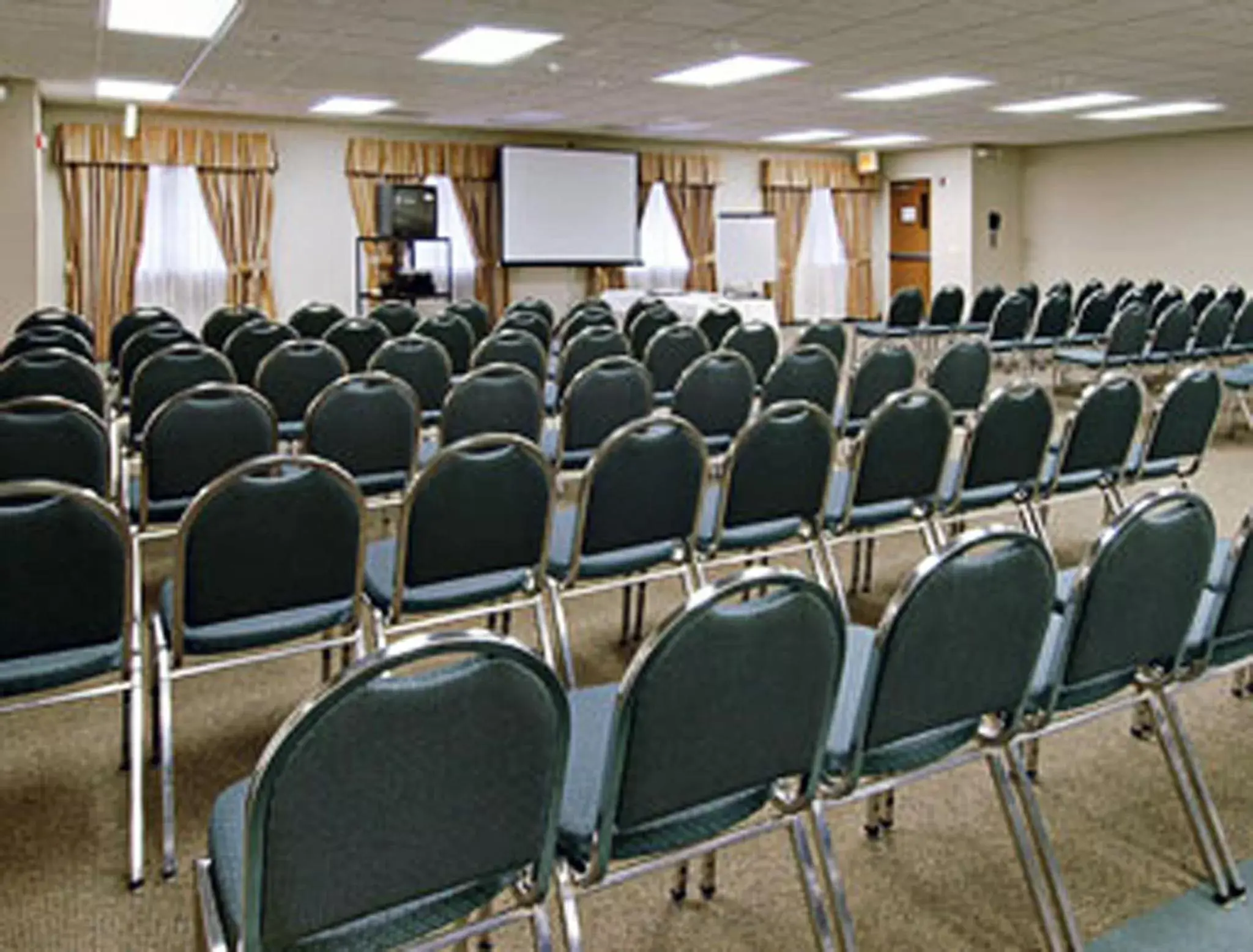 Business facilities in Baymont by Wyndham Des Moines Airport
