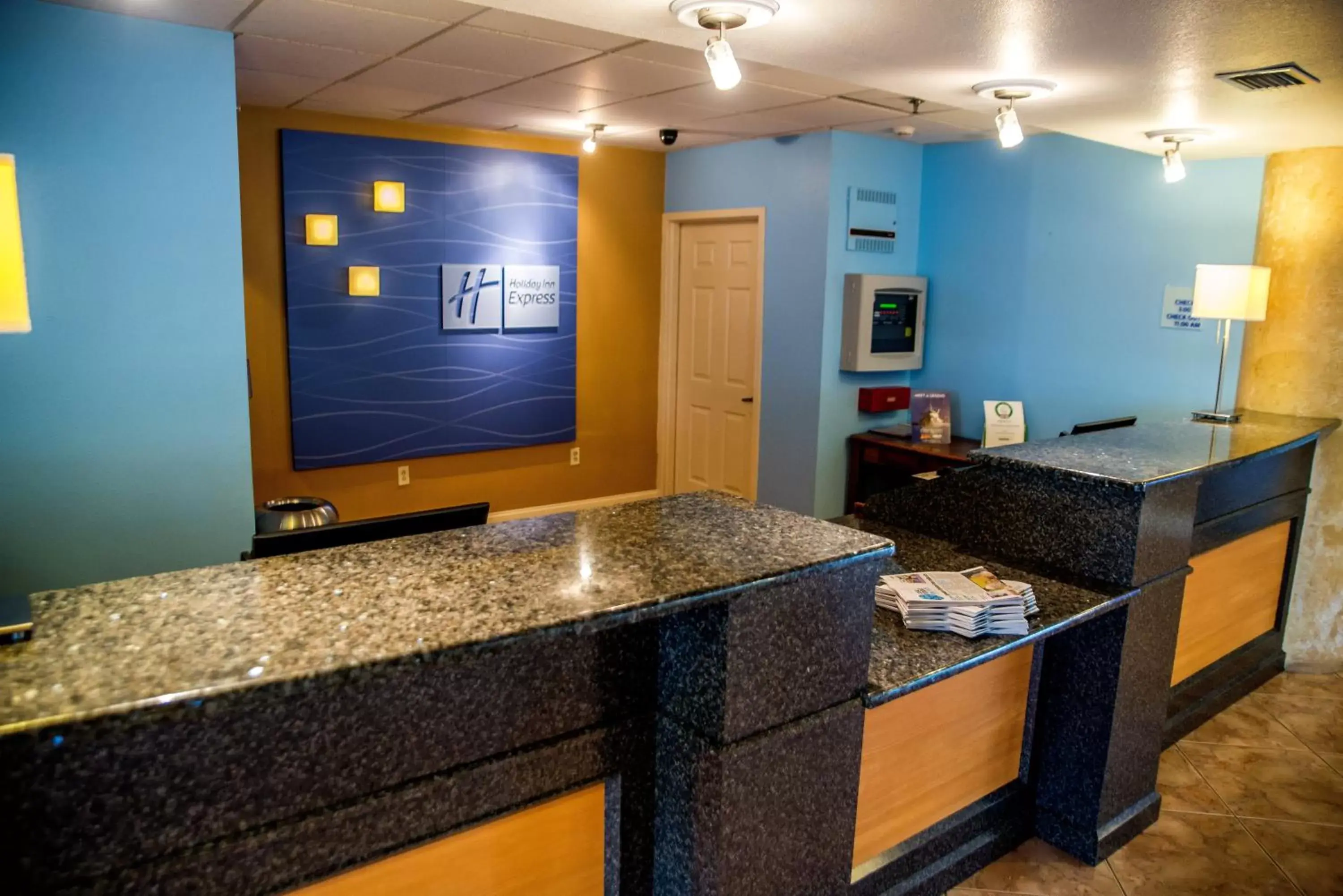 Property building, Kitchen/Kitchenette in Holiday Inn Express Hotel & Suites Cocoa Beach, an IHG Hotel