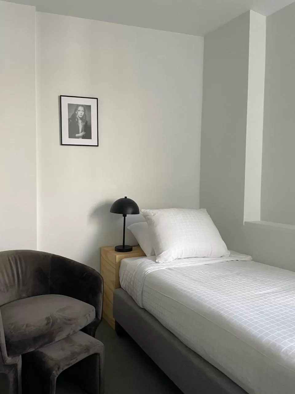 Bedroom, Bed in Hotel National Antwerp