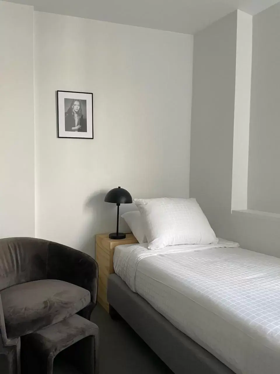 Bedroom, Bed in Hotel National Antwerp Bedroom, Bed in Hotel National Antwerp