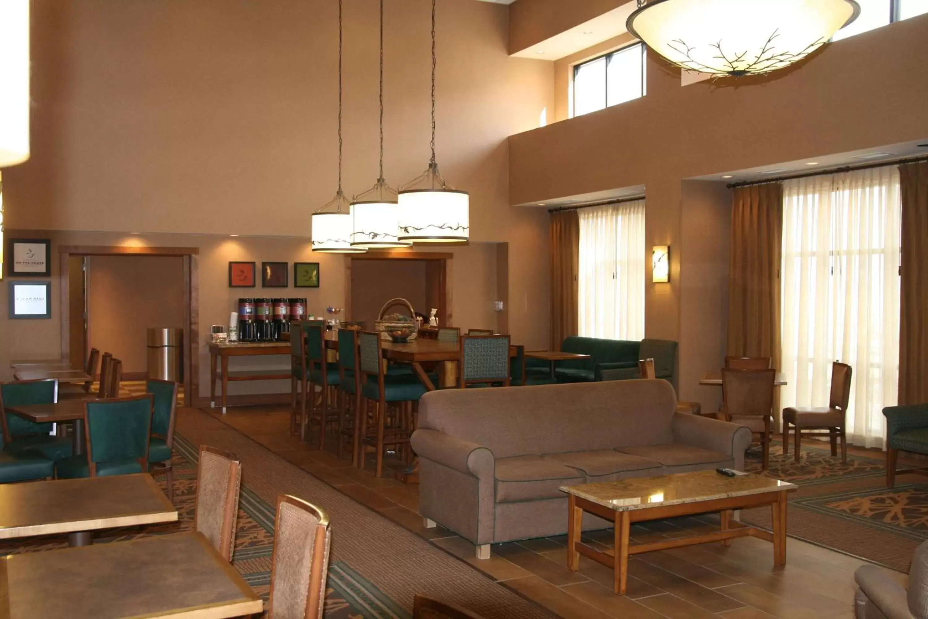 Lobby or reception, Seating Area in Hampton Inn & Suites Riverton