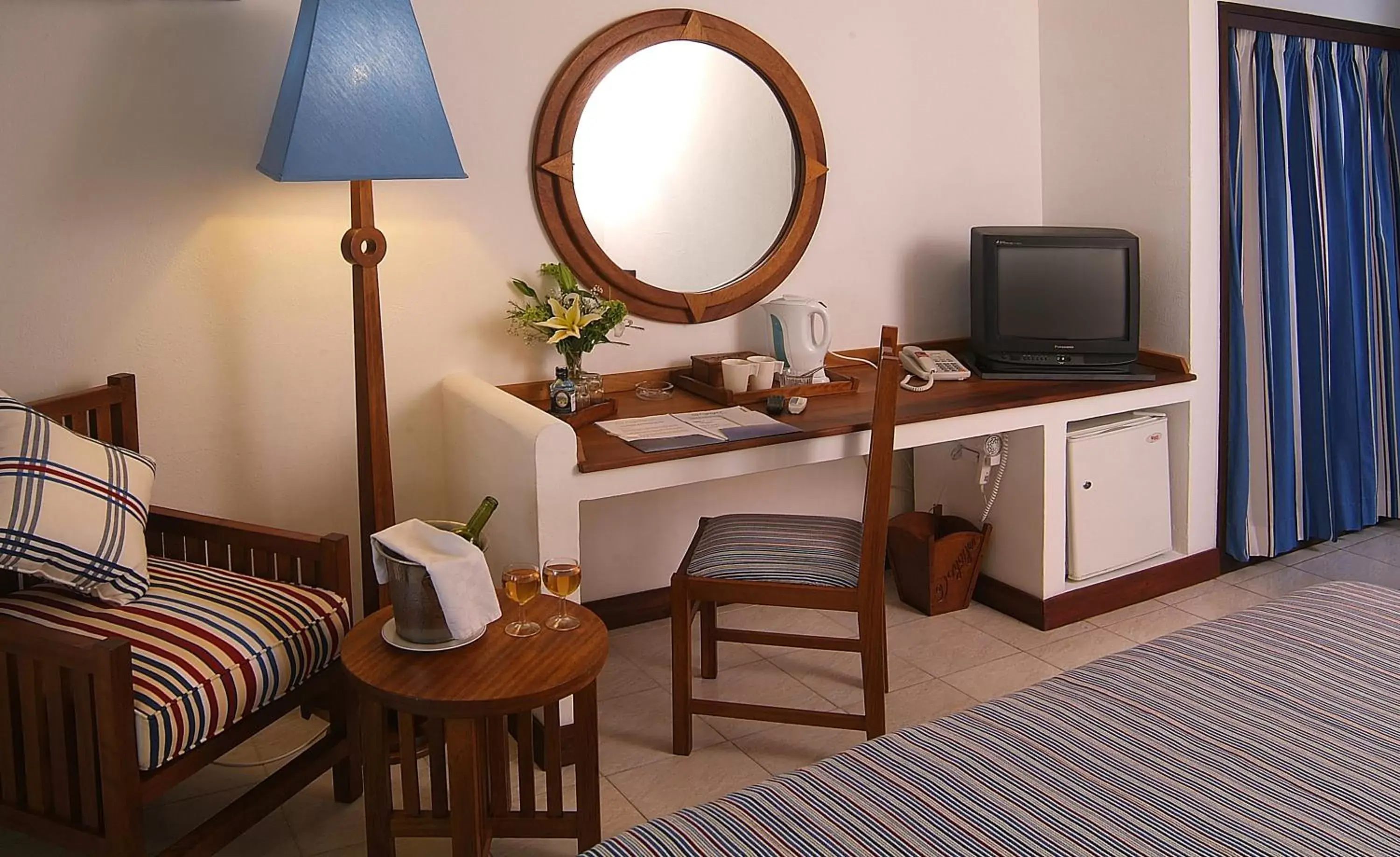 TV and multimedia, TV/Entertainment Center in Voyager Beach Resort