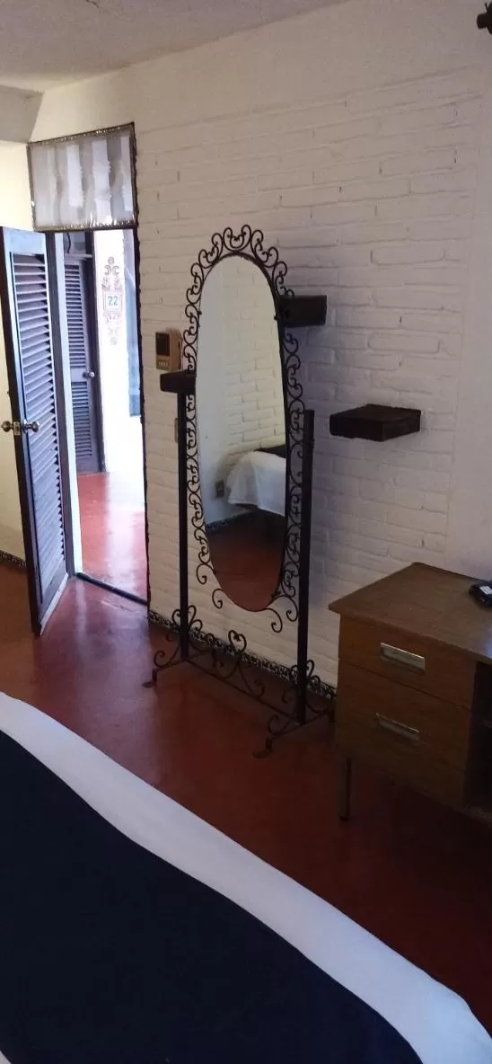 Bedroom in Hotel Mision, Acapulco centro