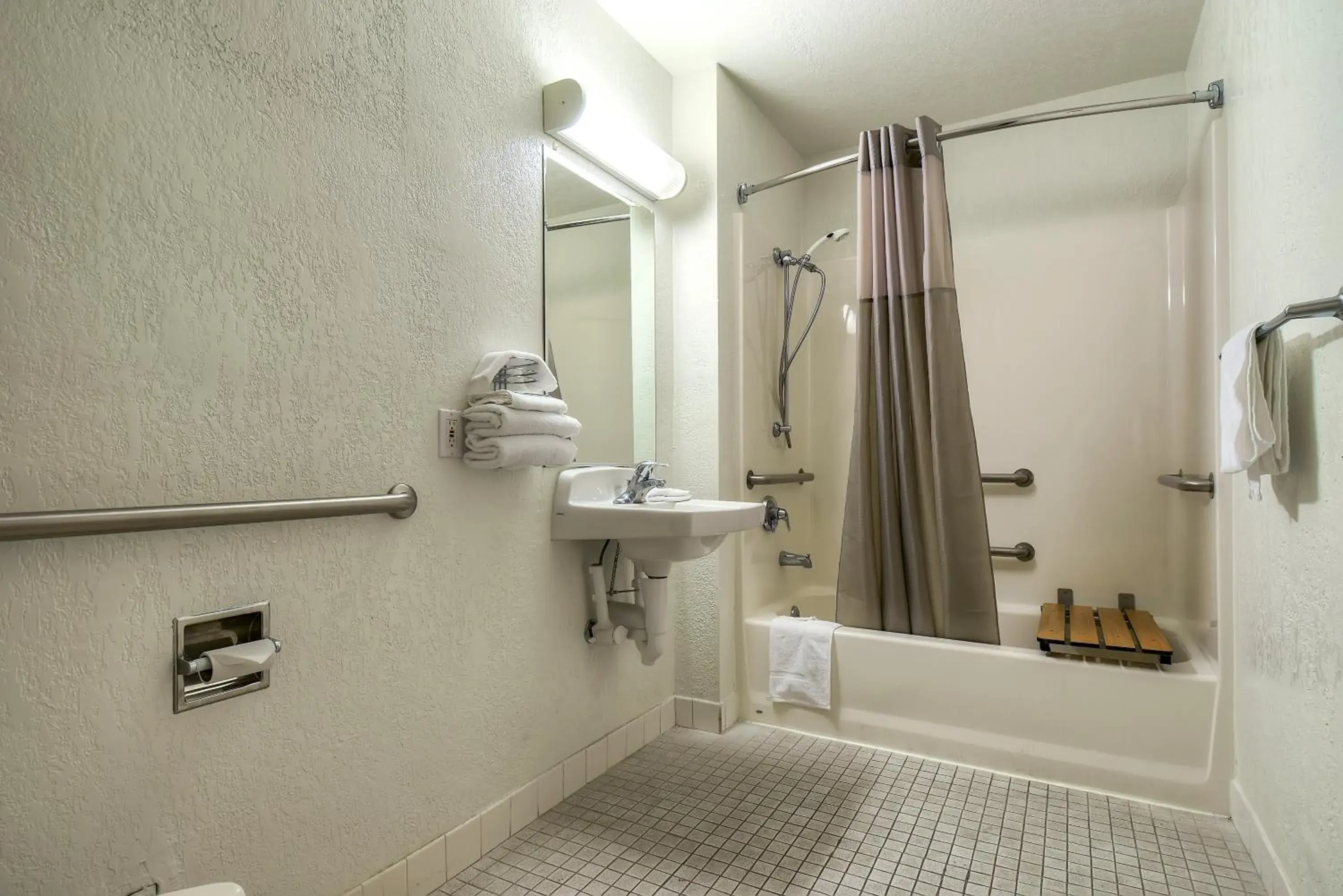 Bathroom in Motel 6-Rowland Heights, CA - Los Angeles - Pomona