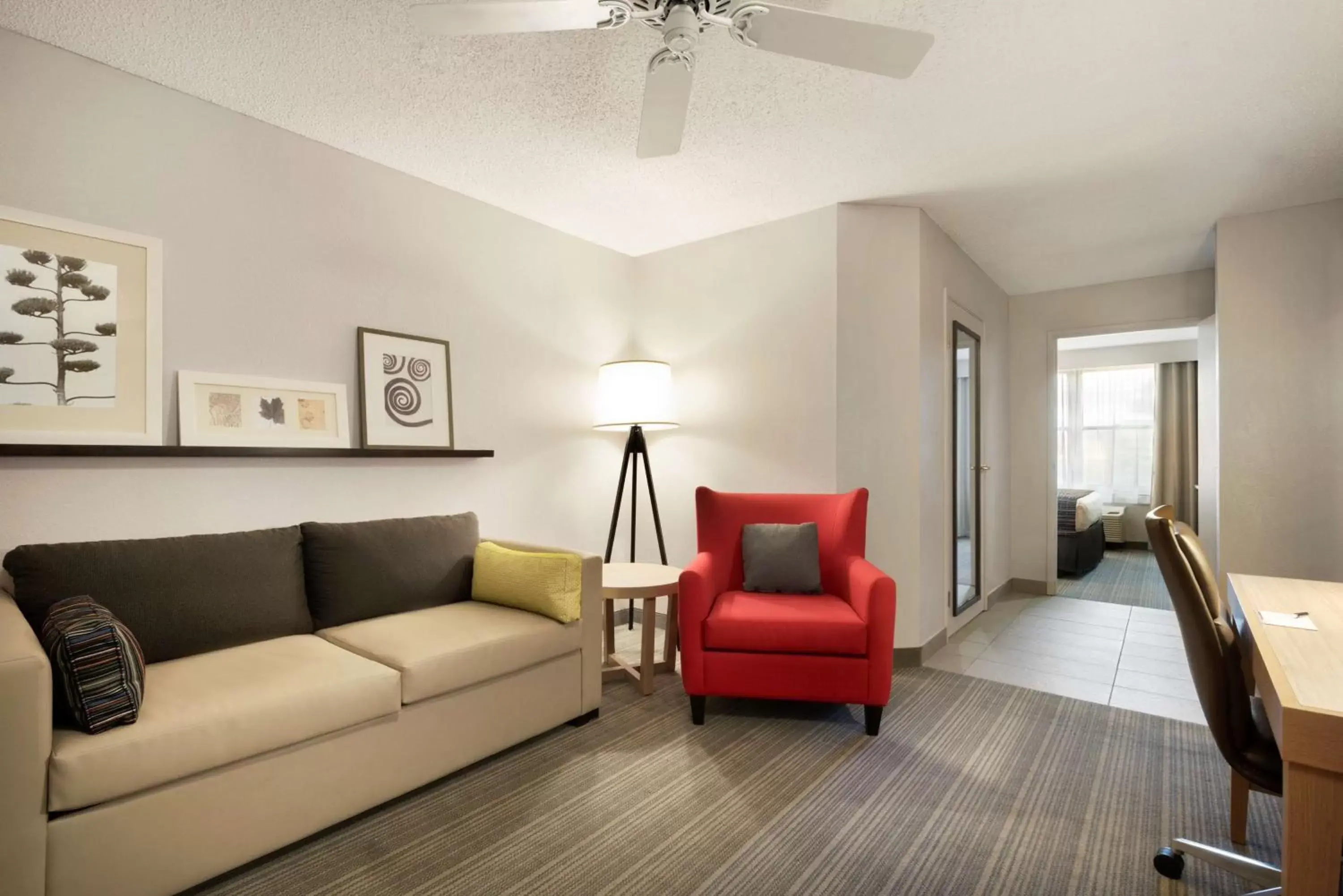 Photo of the whole room, Seating Area in Country Inn & Suites by Radisson, Minneapolis West, MN