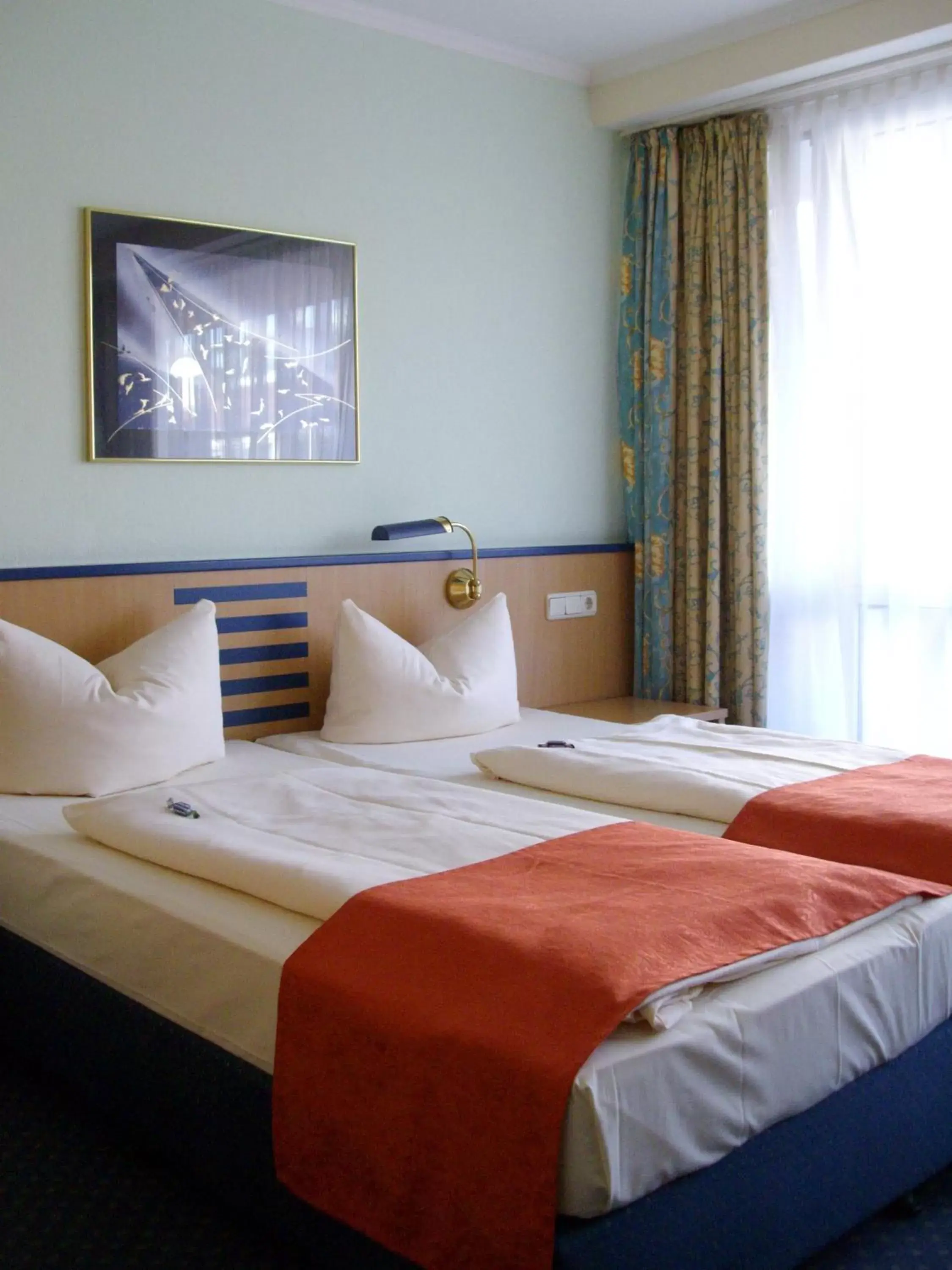 Photo of the whole room, Bed in Superior Hotel Präsident