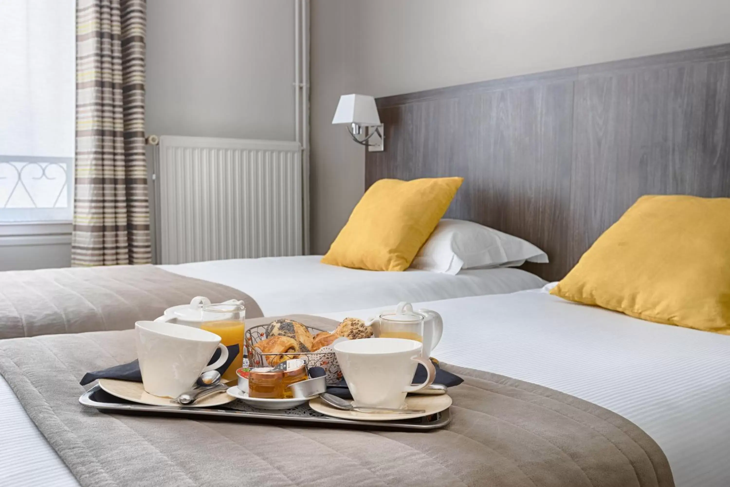 Bedroom, Breakfast in Hôtel Le Beaugency