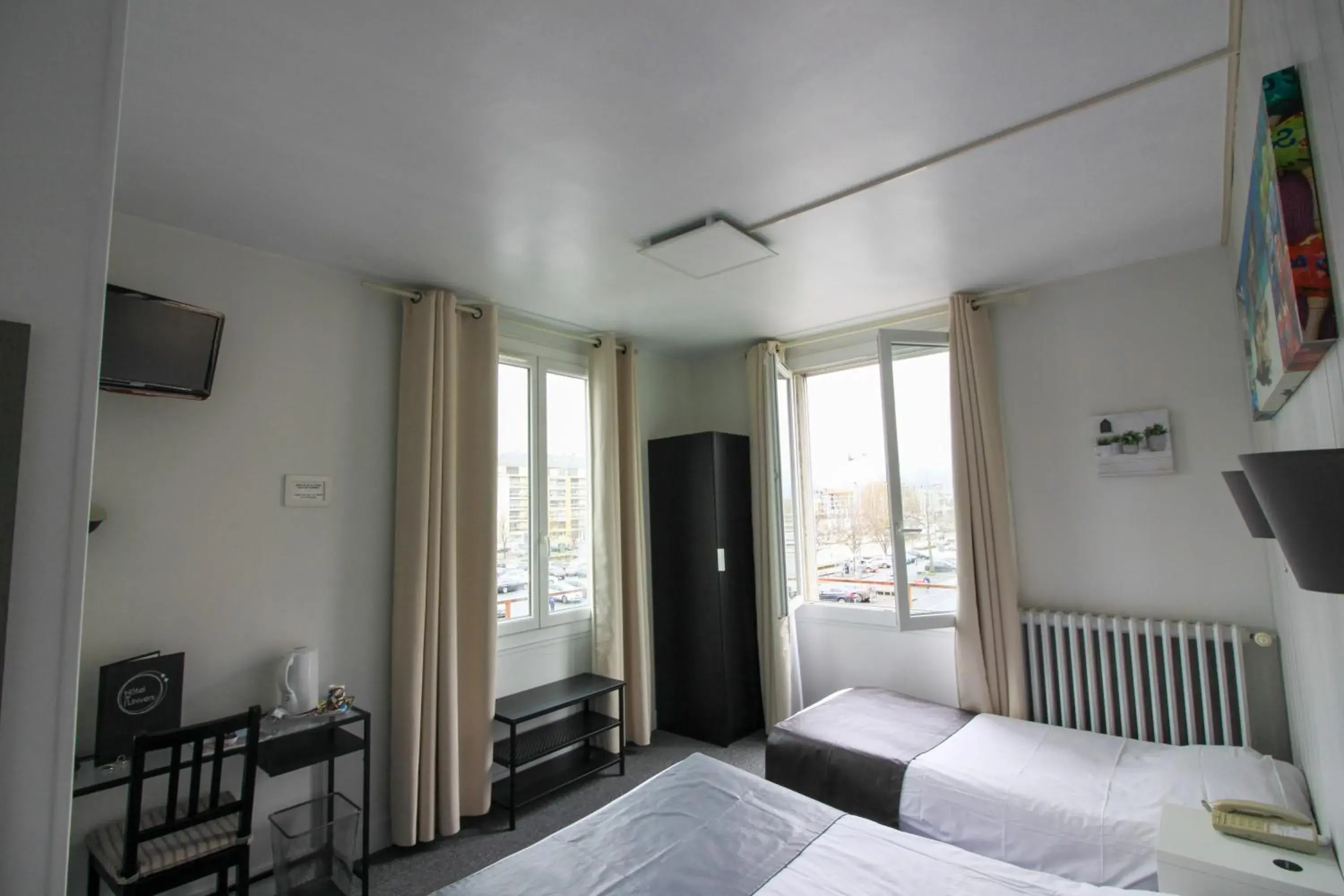 Coffee/tea facilities in Hotel De l'Univers