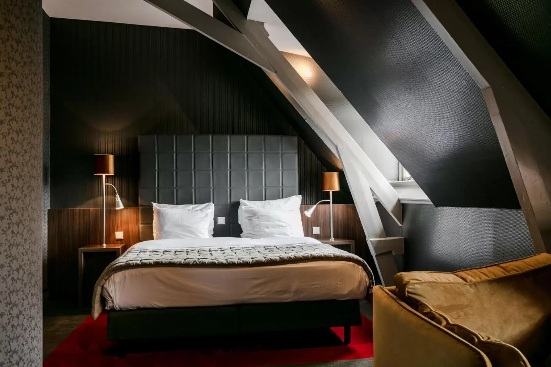 Bed in Hotel Bloemendaal