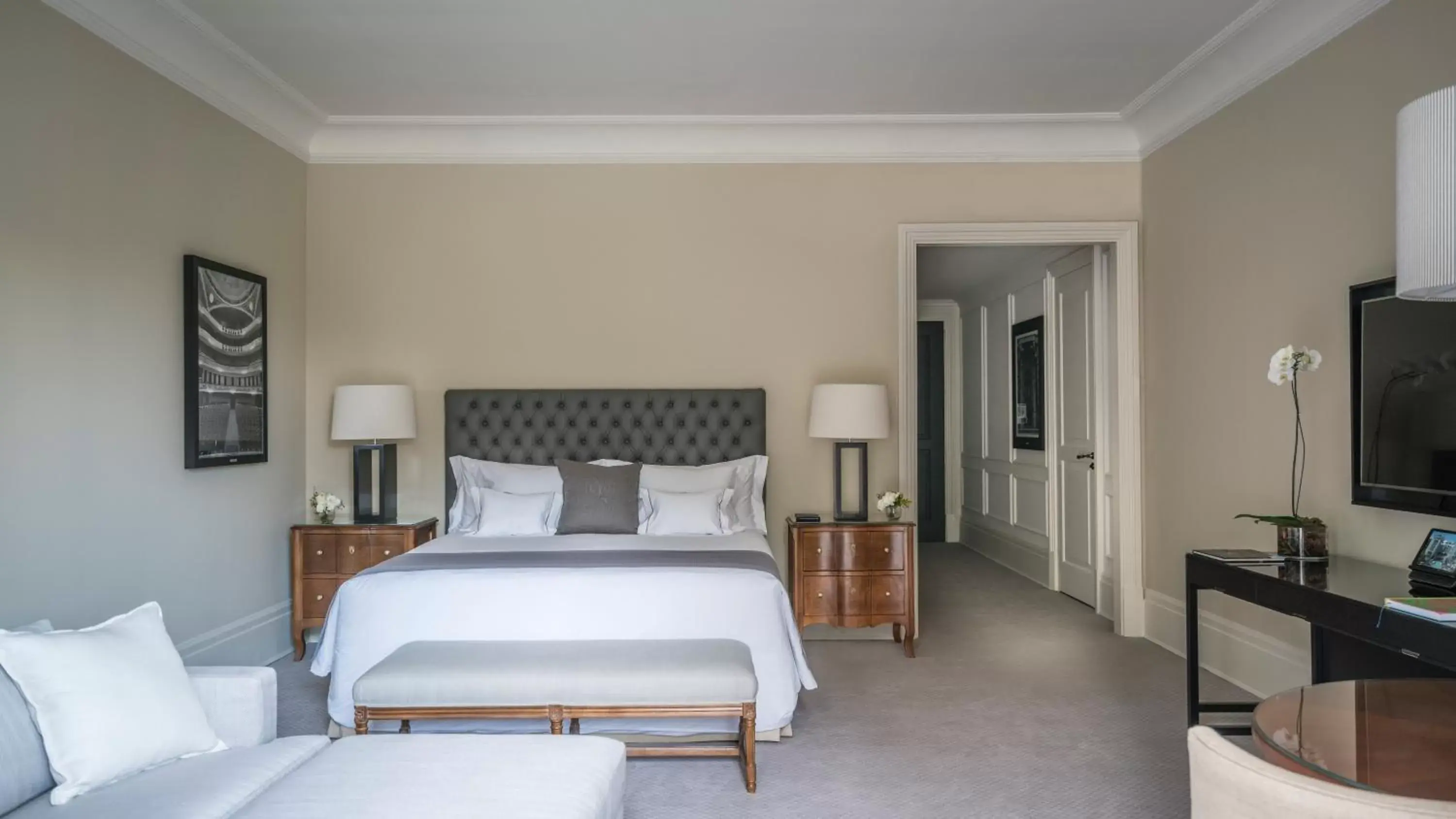 Bedroom, Bed in Palácio Tangará - an Oetker Collection Hotel