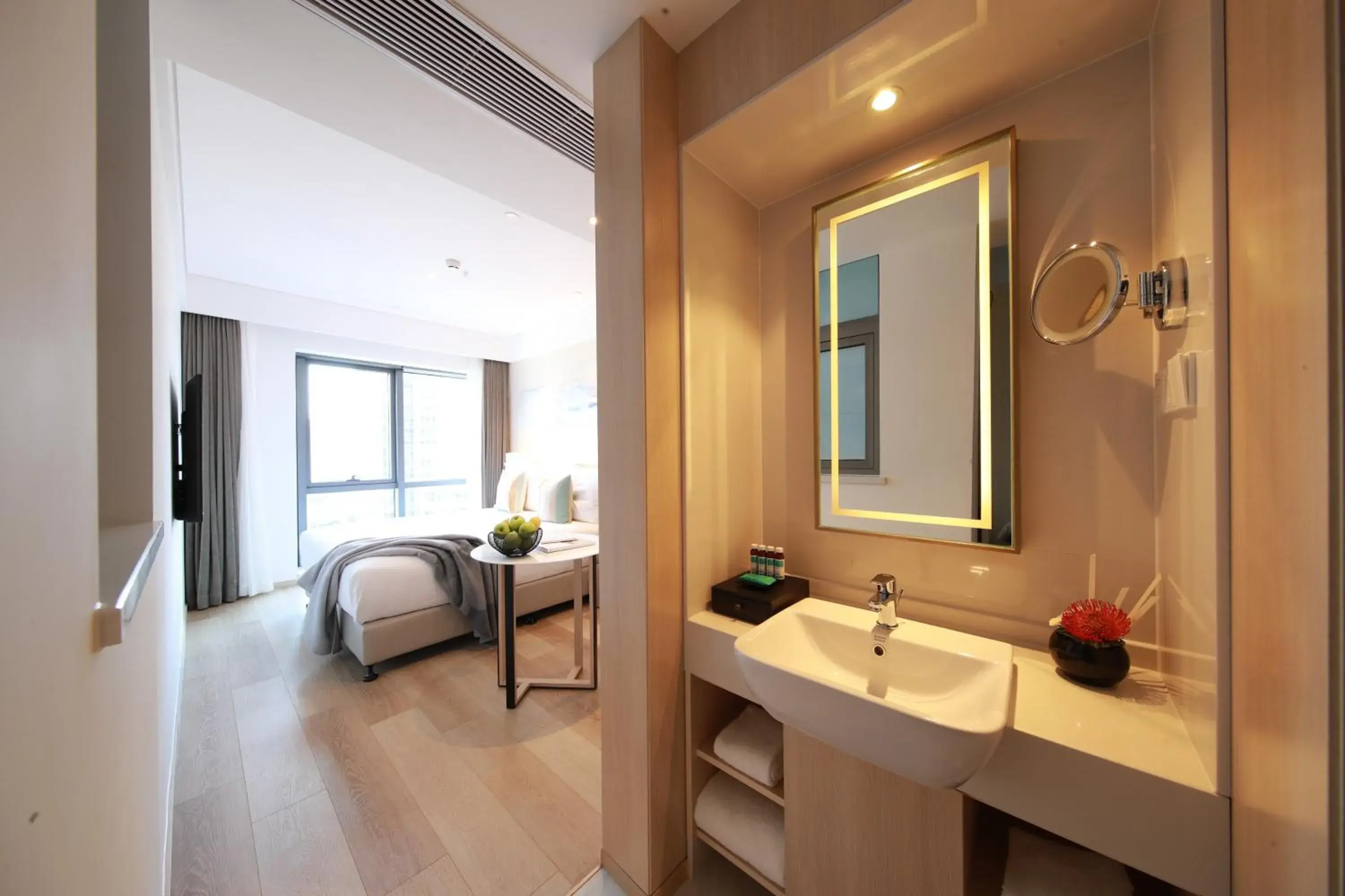 Photo of the whole room, Bathroom in Sincere Residence Changfeng - Changfeng Ecological Business District