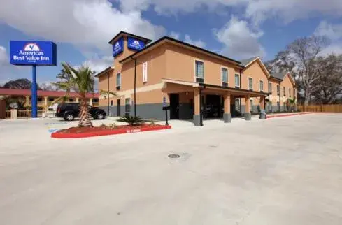 Facade/entrance, Property Building in Americas Best Value Inn Sulphur