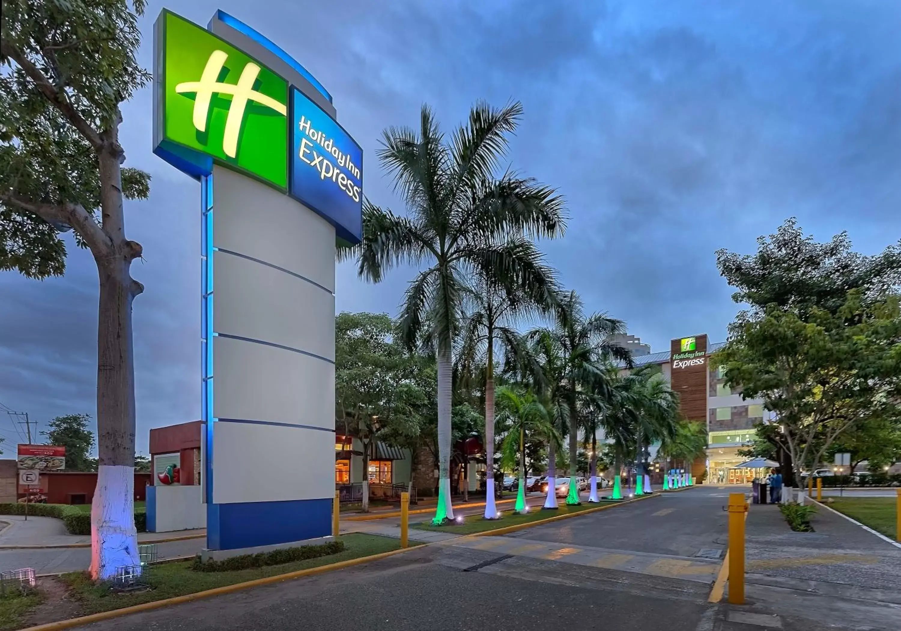 Property building in Holiday Inn Express Villahermosa, an IHG Hotel