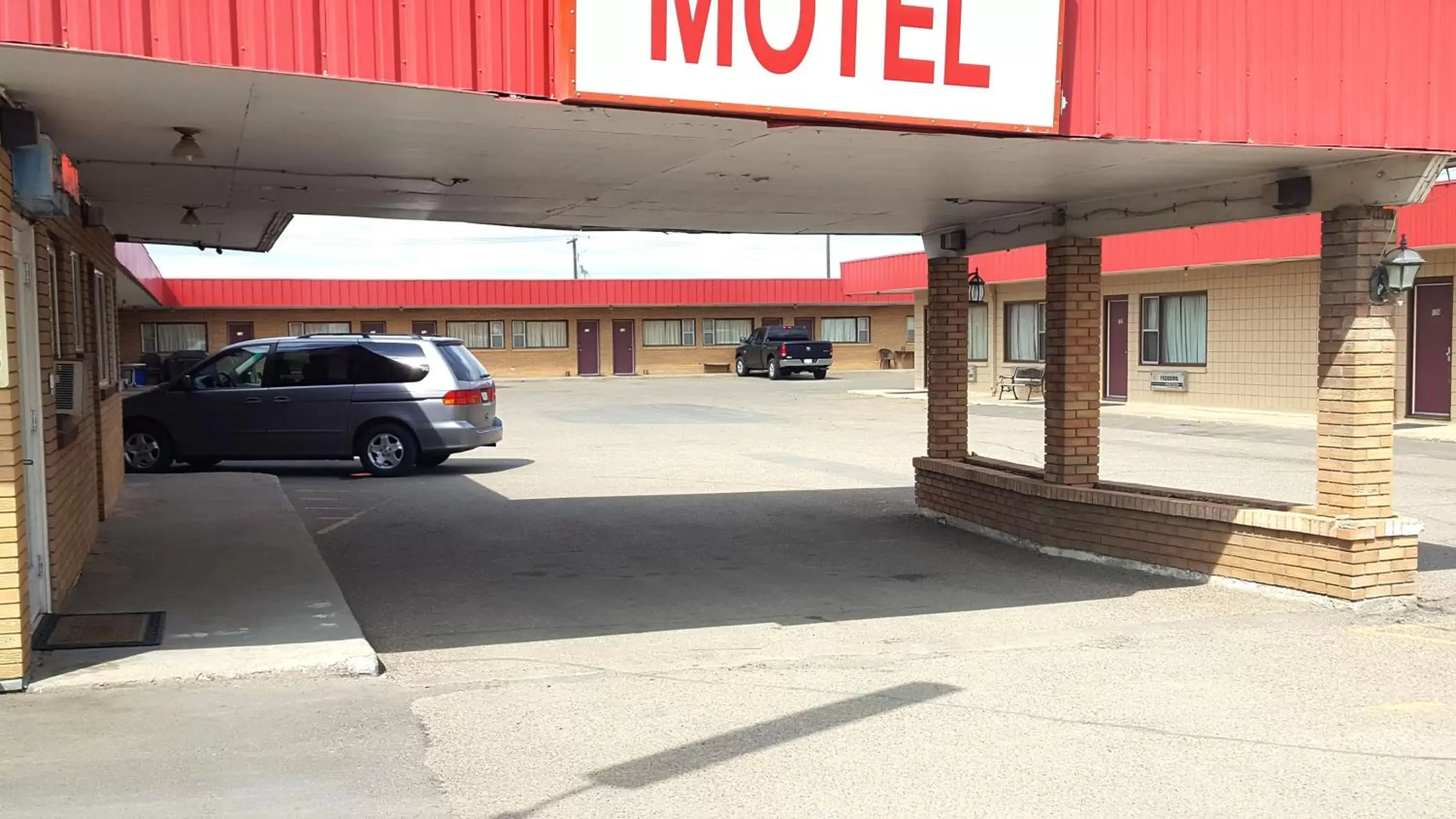 Facade/entrance in Caravel Motel