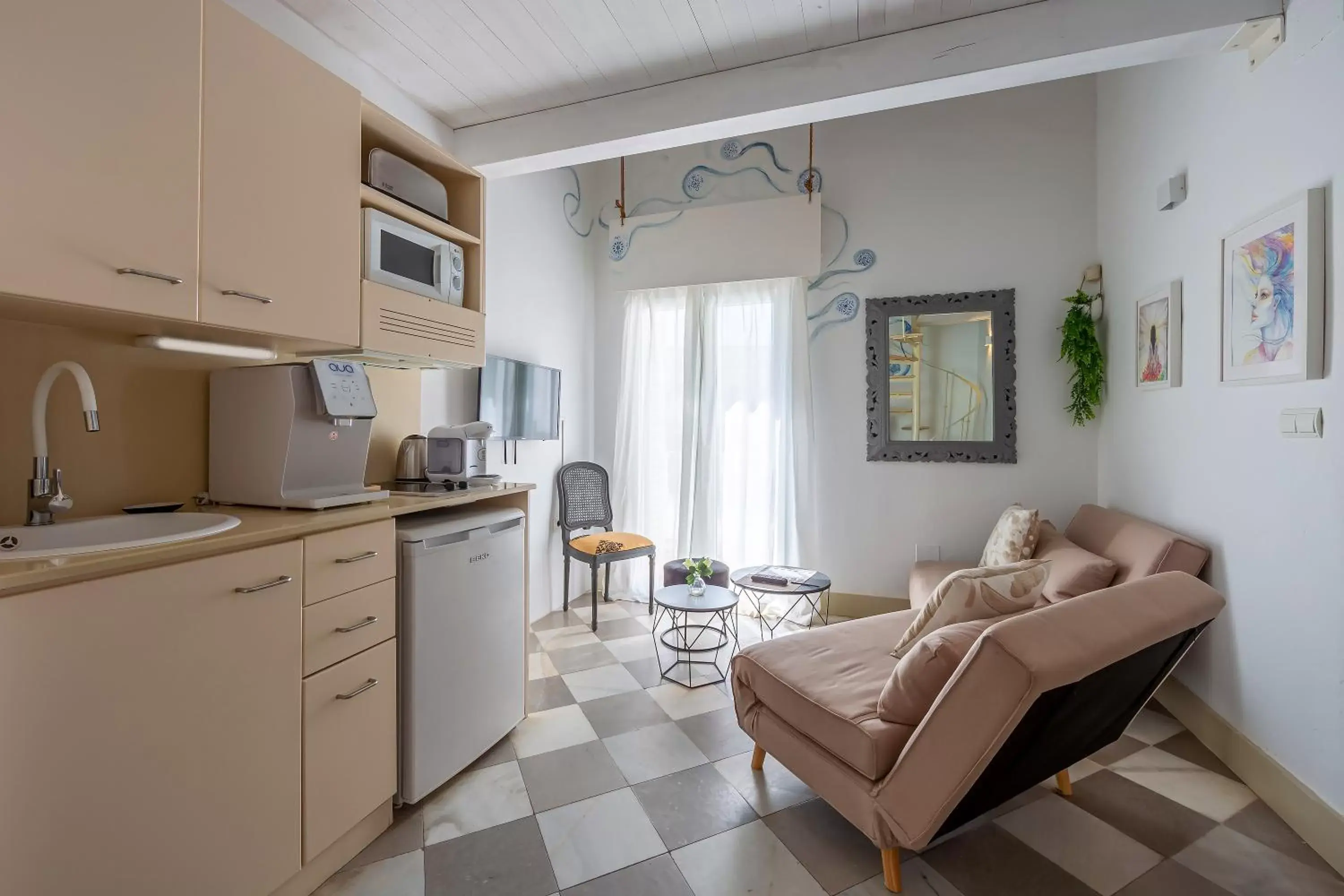 Living room, Kitchen/Kitchenette in La Casa de la Favorita