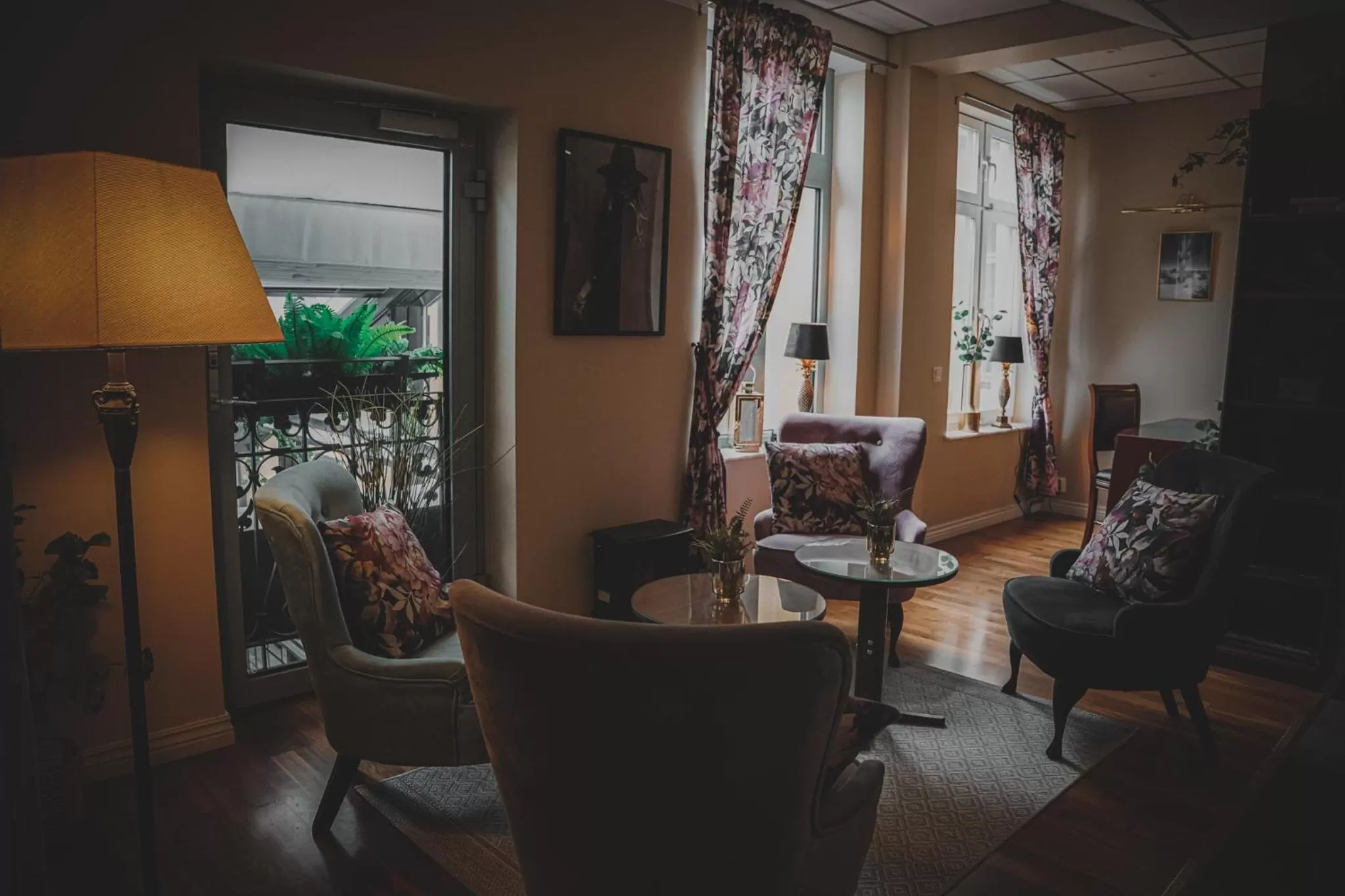 Seating area in Mojo Hotell