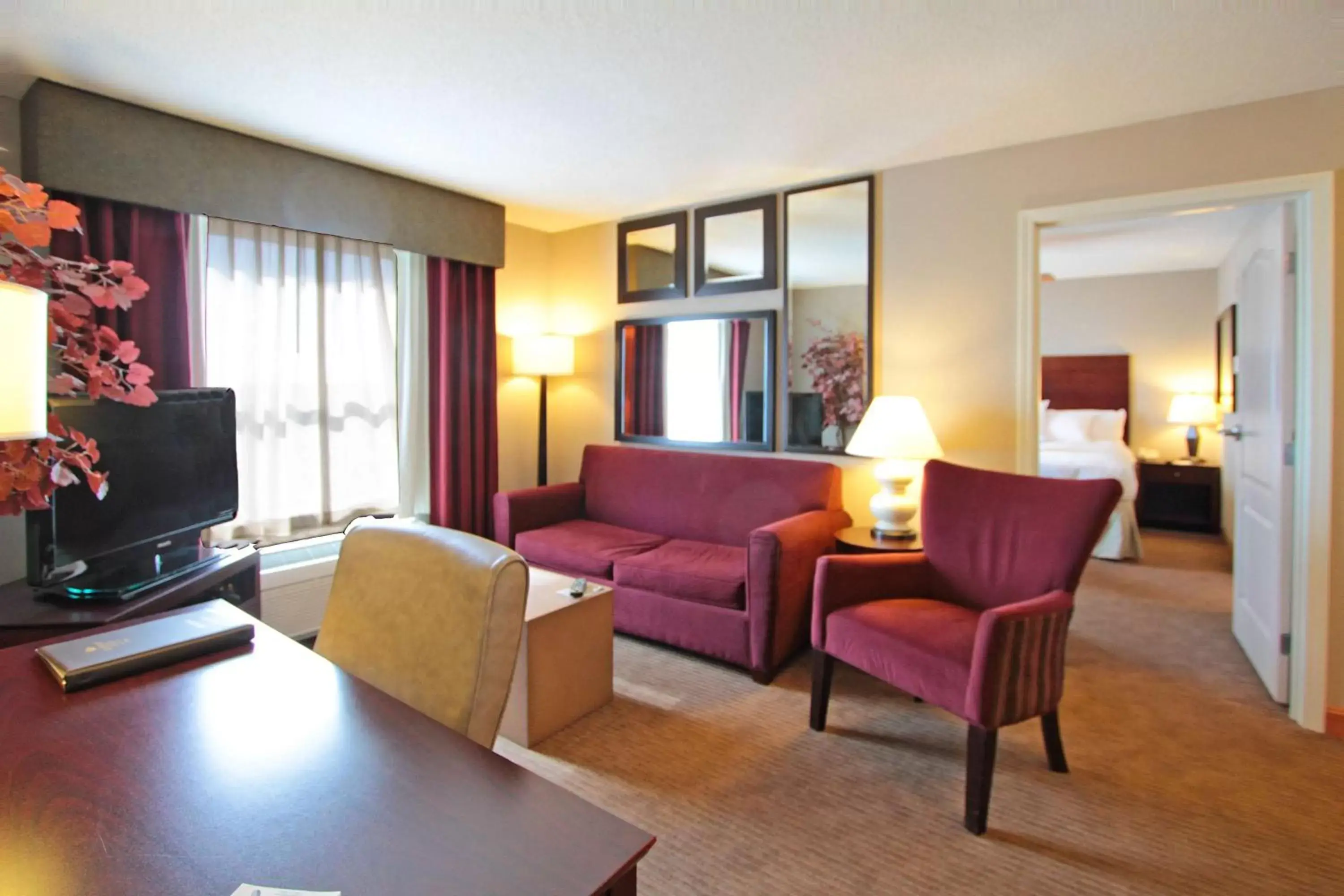 Living room, Seating Area in Homewood Suites by Hilton Bloomington