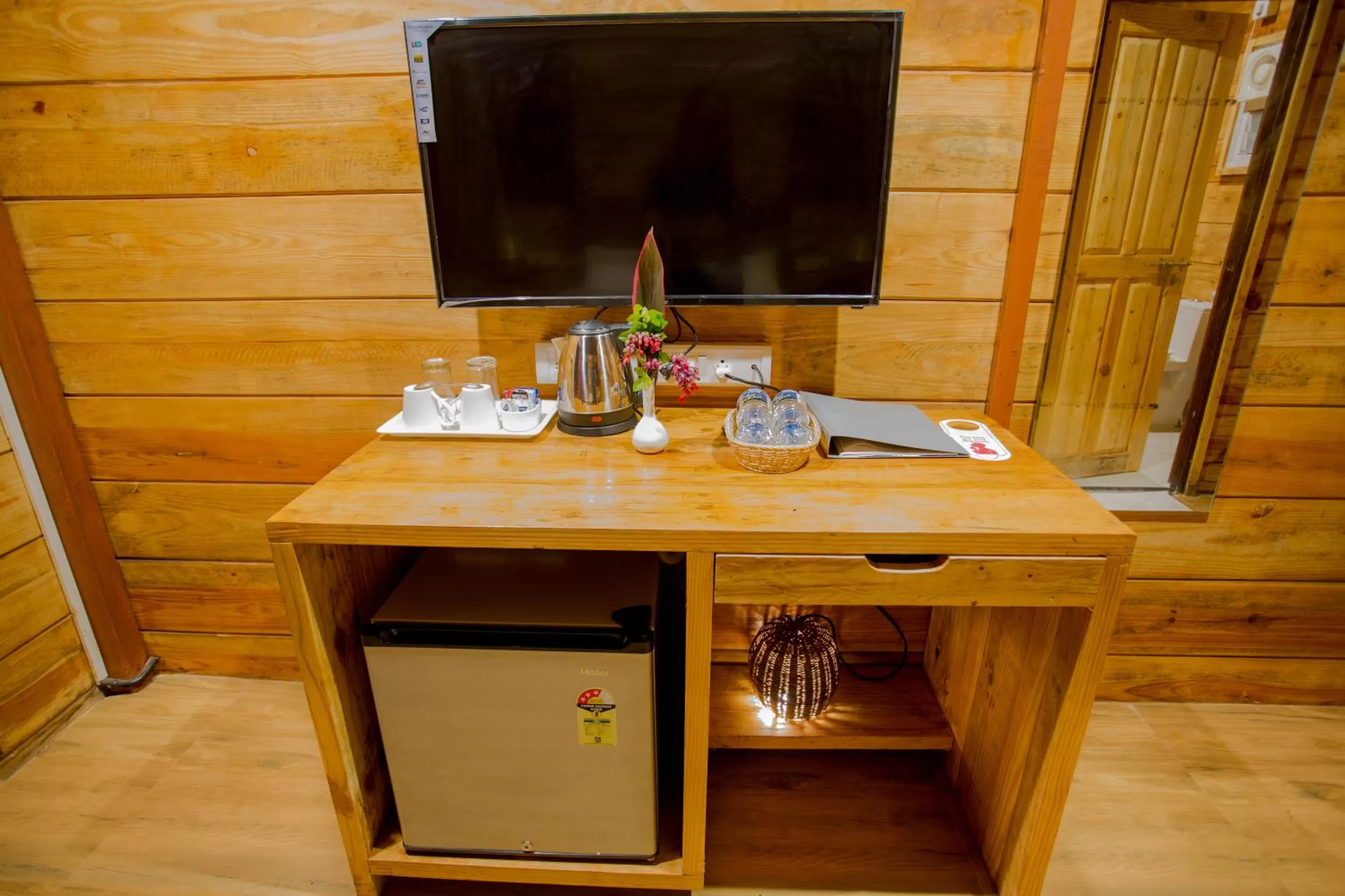 TV and multimedia in Mariners Bay Beach Resort