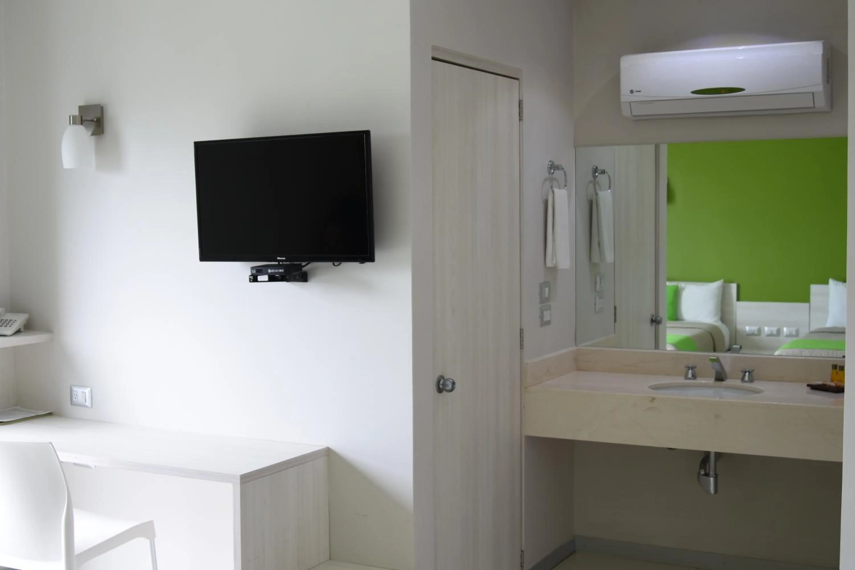 TV and multimedia in SC HOTEL