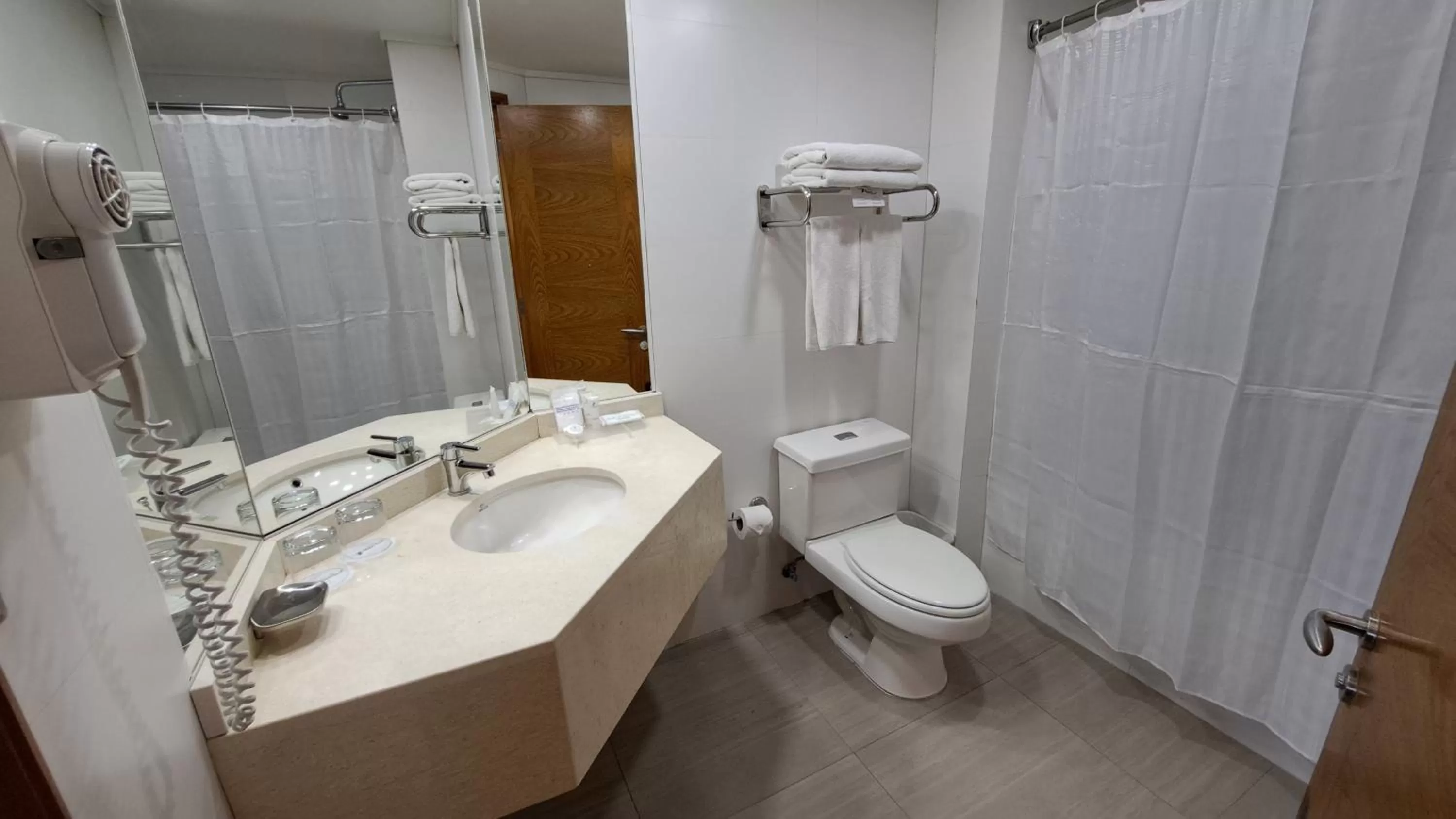 Bathroom in Hotel Diego de Almagro Curicó