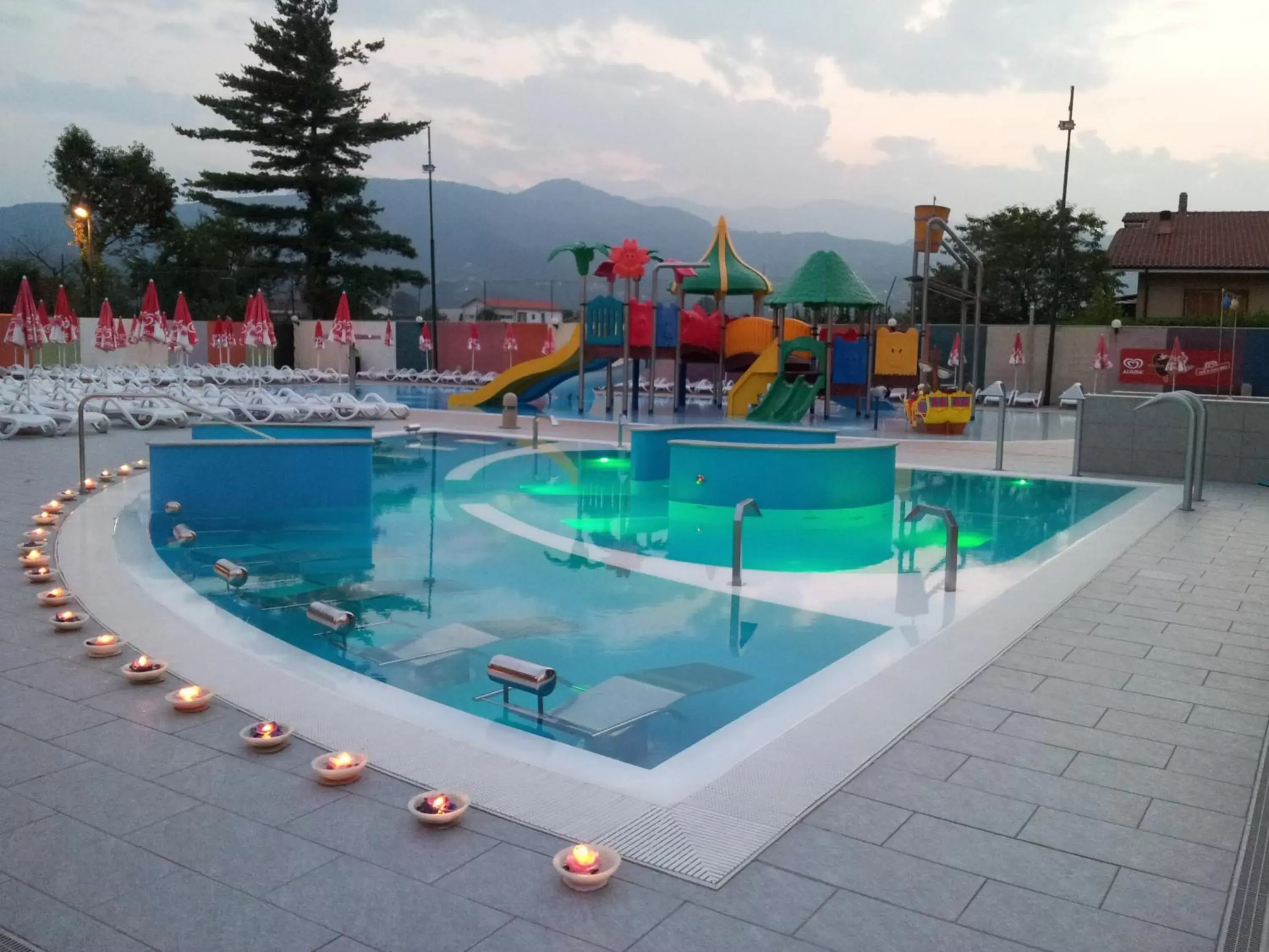 Children play ground, Swimming Pool in Hotel Villa Glicini