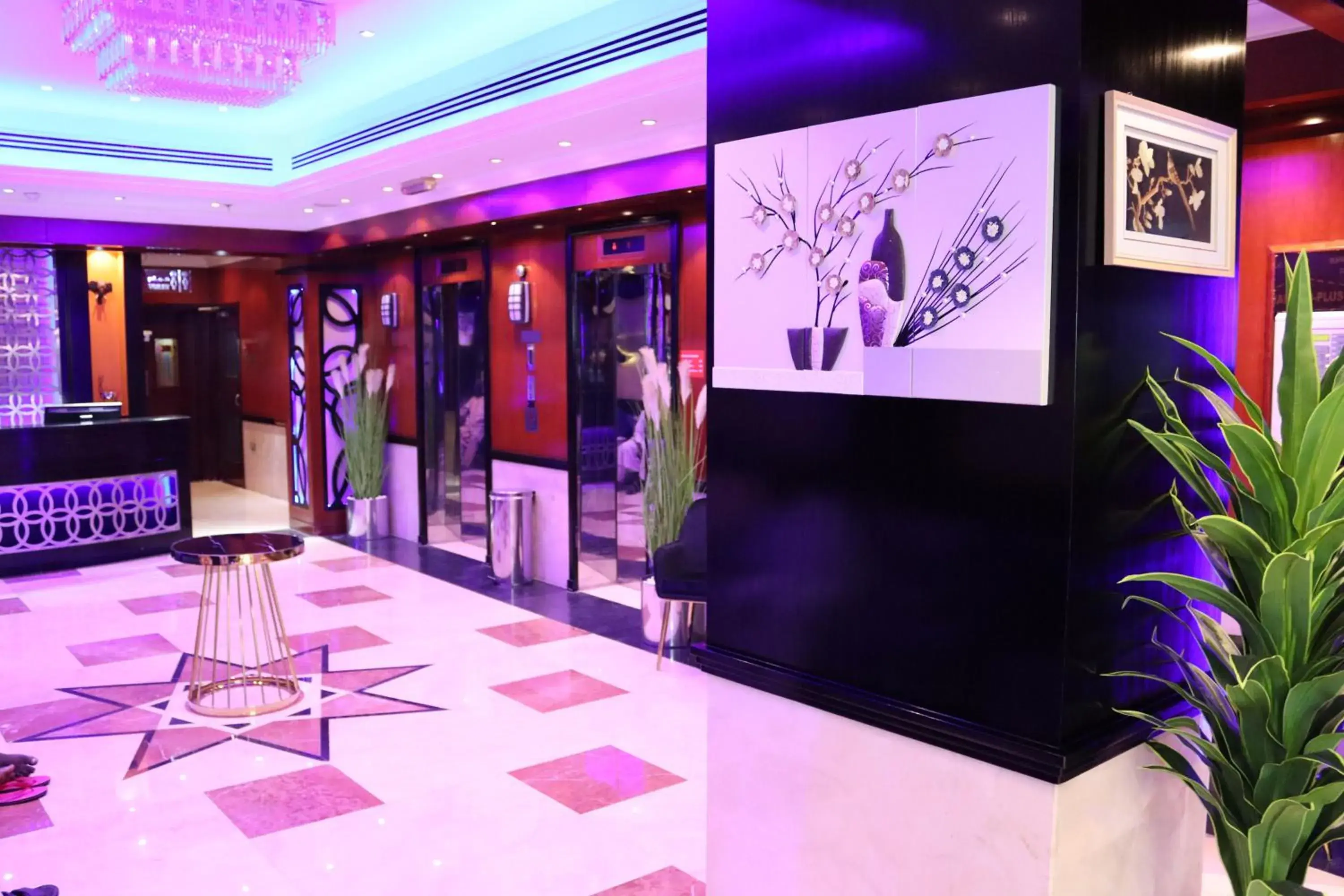 Decorative detail in GSS Palace Hotel Decorative detail in GSS Palace Hotel