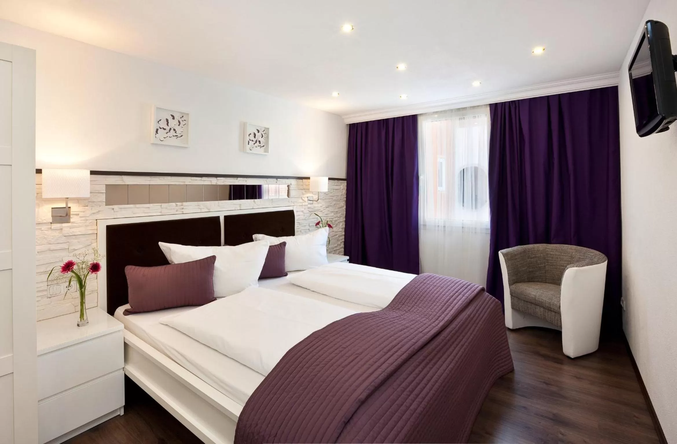 Photo of the whole room, Bed in City Apart Hotel Füssen