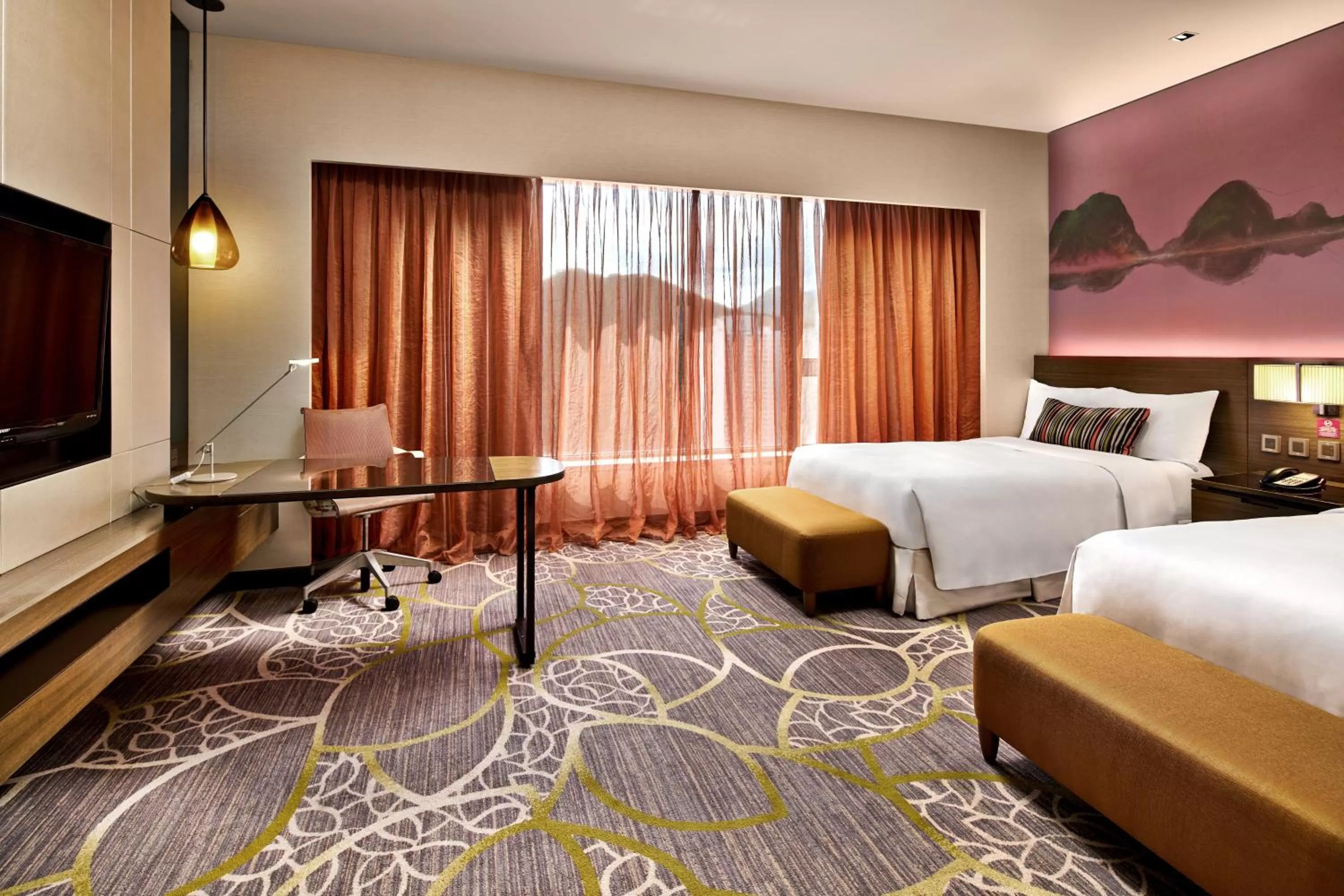 Photo of the whole room, Bed in Crowne Plaza Hong Kong Kowloon East by IHG