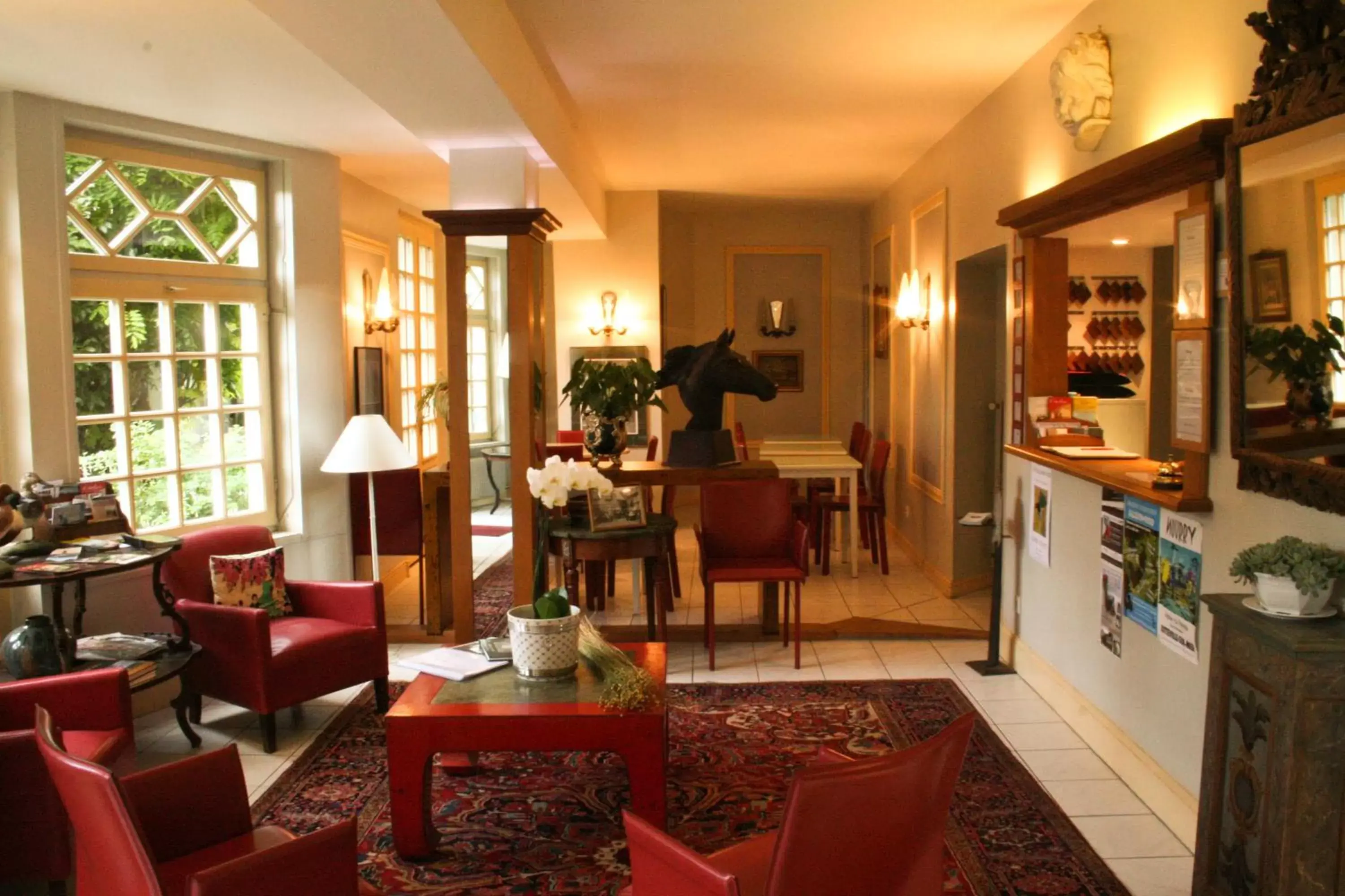 Lobby or reception in Relais Hôtelier Douce France