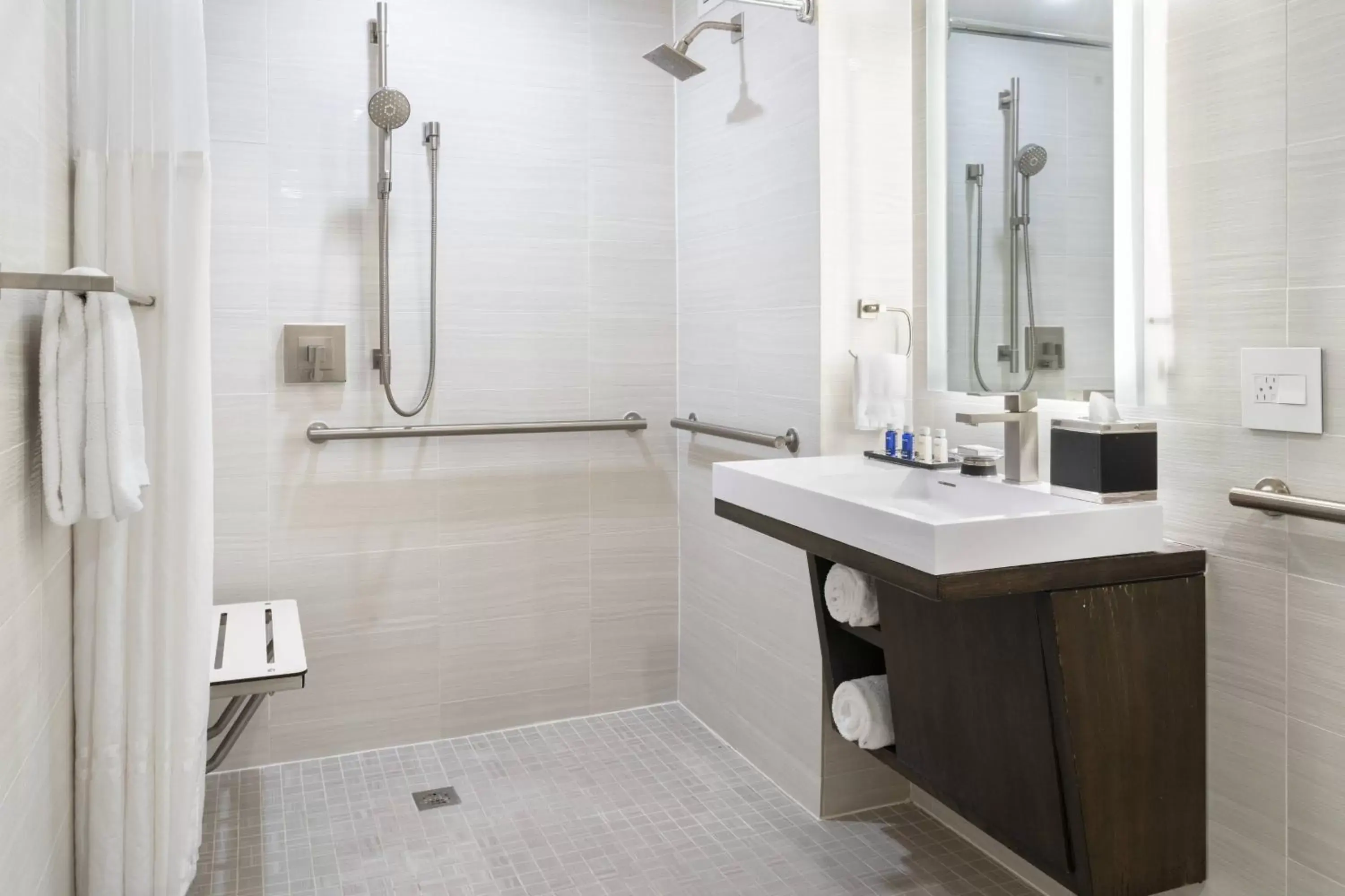 Bathroom in Sawgrass Marriott Golf Resort & Spa